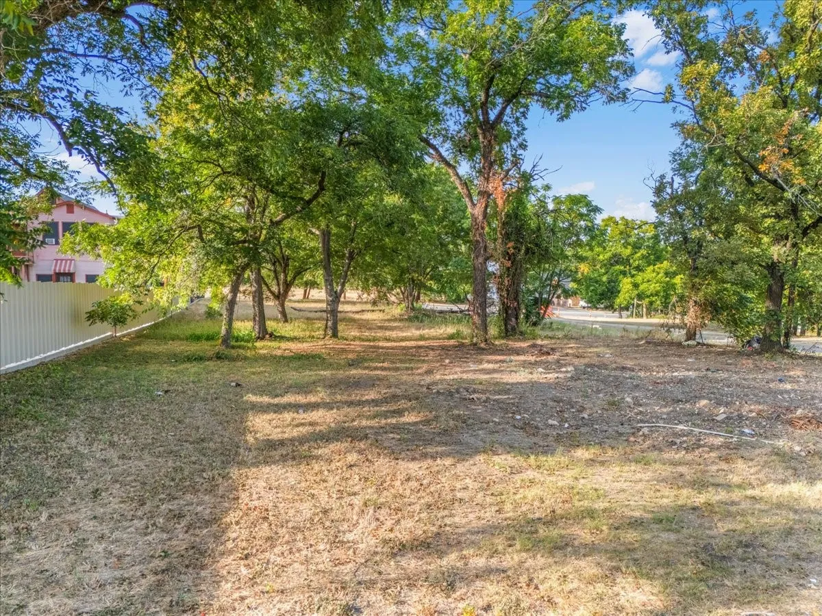 Unimproved Land For Sale in Tarrant County , 2501 E Vickery Boulevard, Fort Worth, Texas 76105, 0, 0, Garage spaces, 0 Sqft, built in 0, mls#21369327, Real Estate Agent in Fort Worth, Homes For Sale in Tarrant county, Homes For Sale in Fort Worth, Realtor in Fort Worth Texas, Real Estate Brokerage Independent Realty Texas, Luminita Cordes Realtor