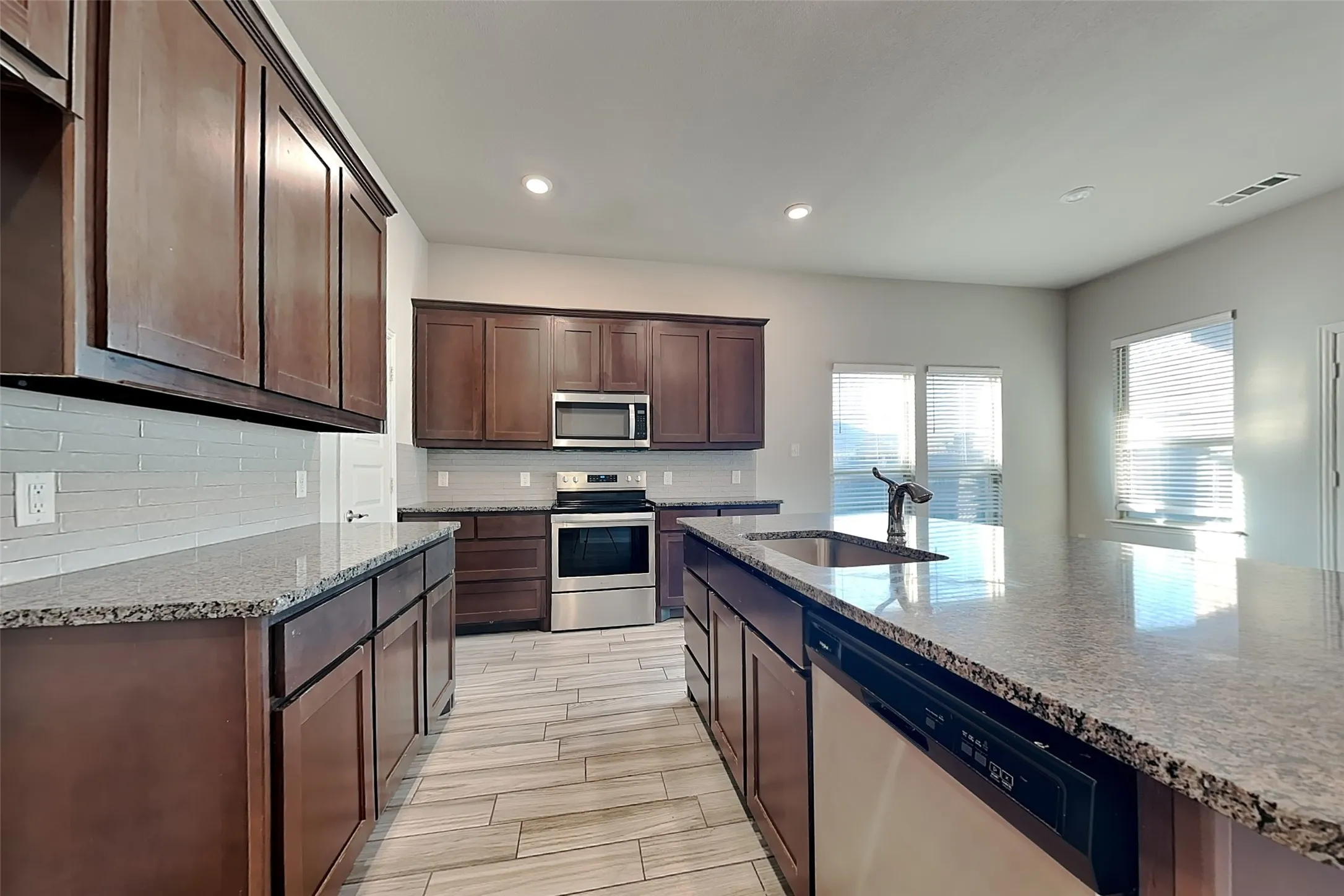 Single Family Residence For Rent in Kaufman County , 273 Cisco Trail, Forney, Texas 75126, 5 Bedroom, 3 Bathroom, 2 Garage spaces, 2,507 Sqft, built in 2021, mls#21369359, Real Estate Agent in Forney, Homes For Rent in Kaufman county, Homes For Rent in Forney, Realtor in Forney Texas, Real Estate Brokerage Independent Realty Texas, Luminita Cordes Realtor