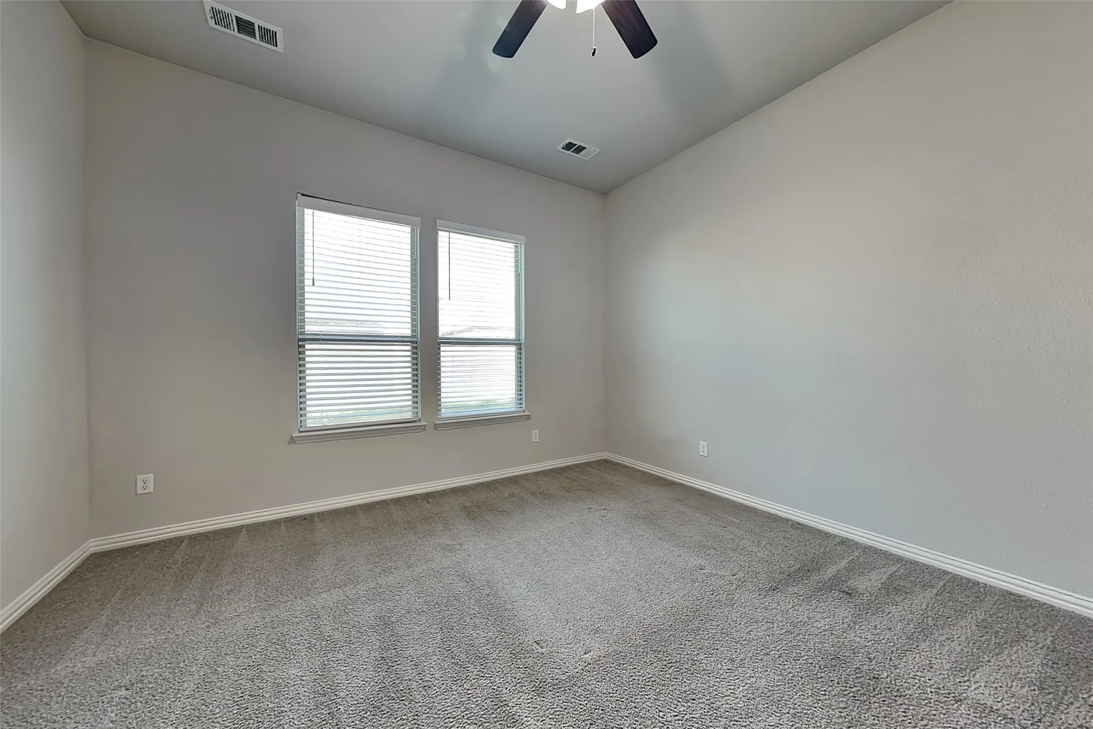 Single Family Residence For Rent in Kaufman County , 273 Cisco Trail, Forney, Texas 75126, 5 Bedroom, 3 Bathroom, 2 Garage spaces, 2,507 Sqft, built in 2021, mls#21369359, Real Estate Agent in Forney, Homes For Rent in Kaufman county, Homes For Rent in Forney, Realtor in Forney Texas, Real Estate Brokerage Independent Realty Texas, Luminita Cordes Realtor