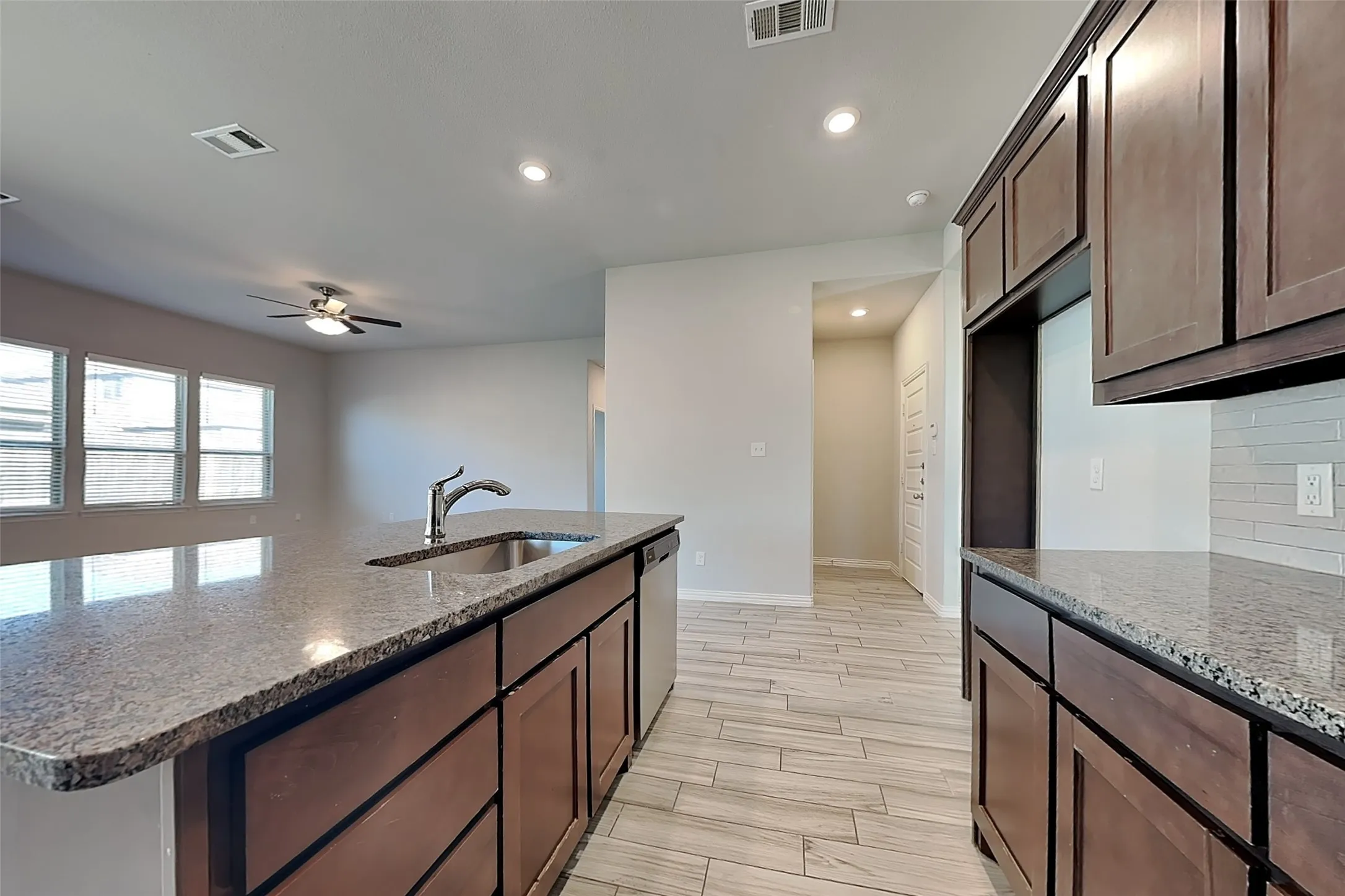 Single Family Residence For Rent in Kaufman County , 273 Cisco Trail, Forney, Texas 75126, 5 Bedroom, 3 Bathroom, 2 Garage spaces, 2,507 Sqft, built in 2021, mls#21369359, Real Estate Agent in Forney, Homes For Rent in Kaufman county, Homes For Rent in Forney, Realtor in Forney Texas, Real Estate Brokerage Independent Realty Texas, Luminita Cordes Realtor