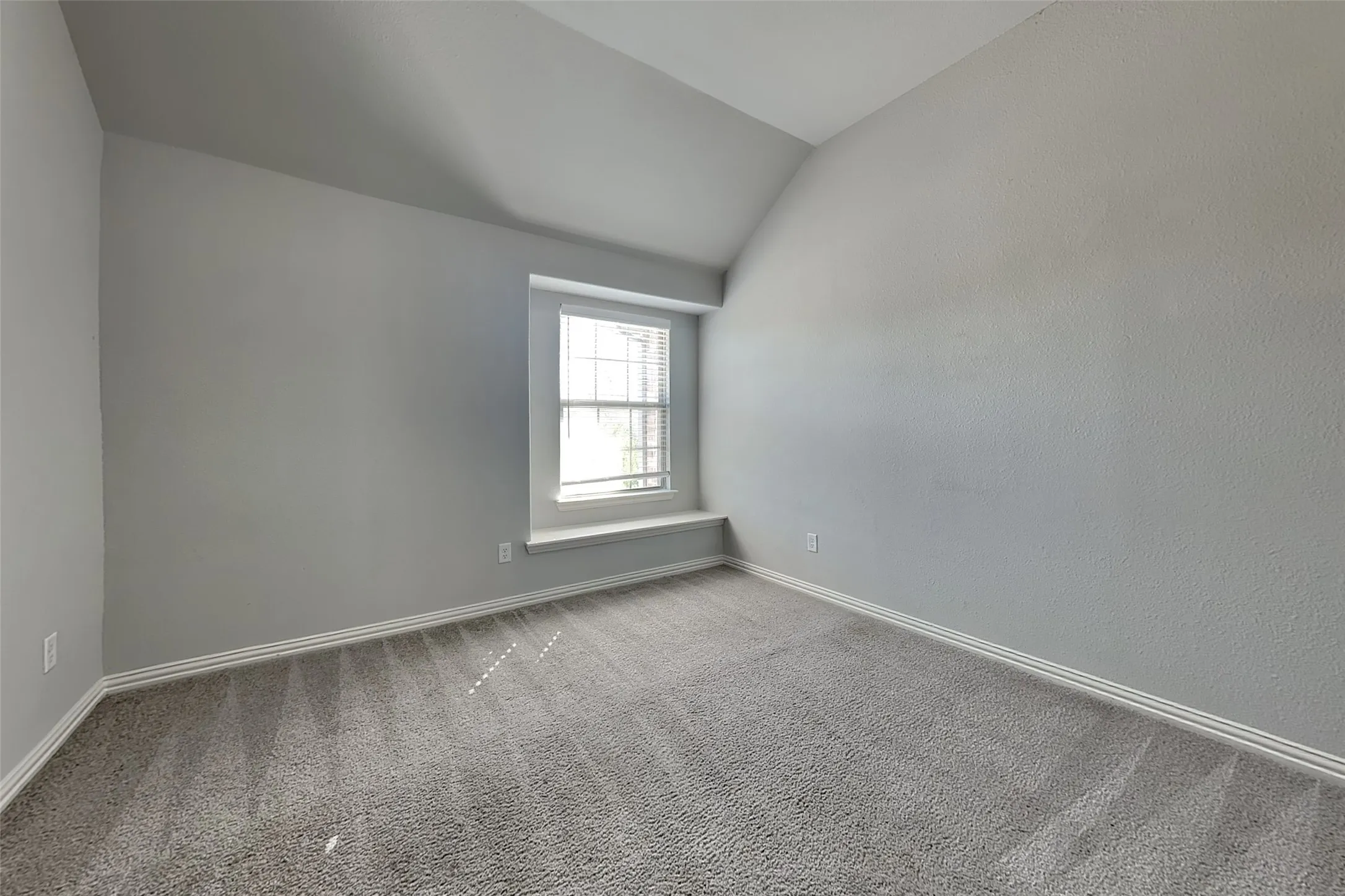 Single Family Residence For Rent in Kaufman County , 273 Cisco Trail, Forney, Texas 75126, 5 Bedroom, 3 Bathroom, 2 Garage spaces, 2,507 Sqft, built in 2021, mls#21369359, Real Estate Agent in Forney, Homes For Rent in Kaufman county, Homes For Rent in Forney, Realtor in Forney Texas, Real Estate Brokerage Independent Realty Texas, Luminita Cordes Realtor