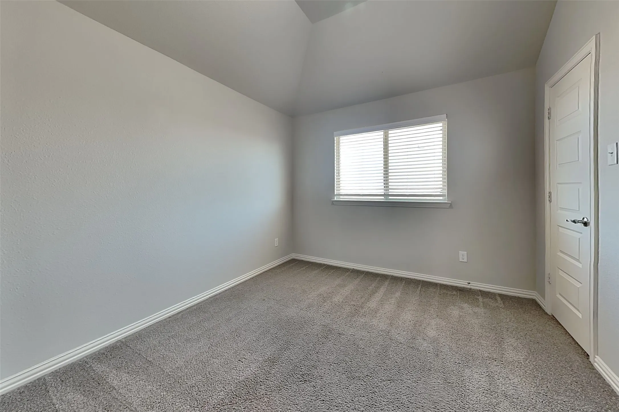 Single Family Residence For Rent in Kaufman County , 273 Cisco Trail, Forney, Texas 75126, 5 Bedroom, 3 Bathroom, 2 Garage spaces, 2,507 Sqft, built in 2021, mls#21369359, Real Estate Agent in Forney, Homes For Rent in Kaufman county, Homes For Rent in Forney, Realtor in Forney Texas, Real Estate Brokerage Independent Realty Texas, Luminita Cordes Realtor