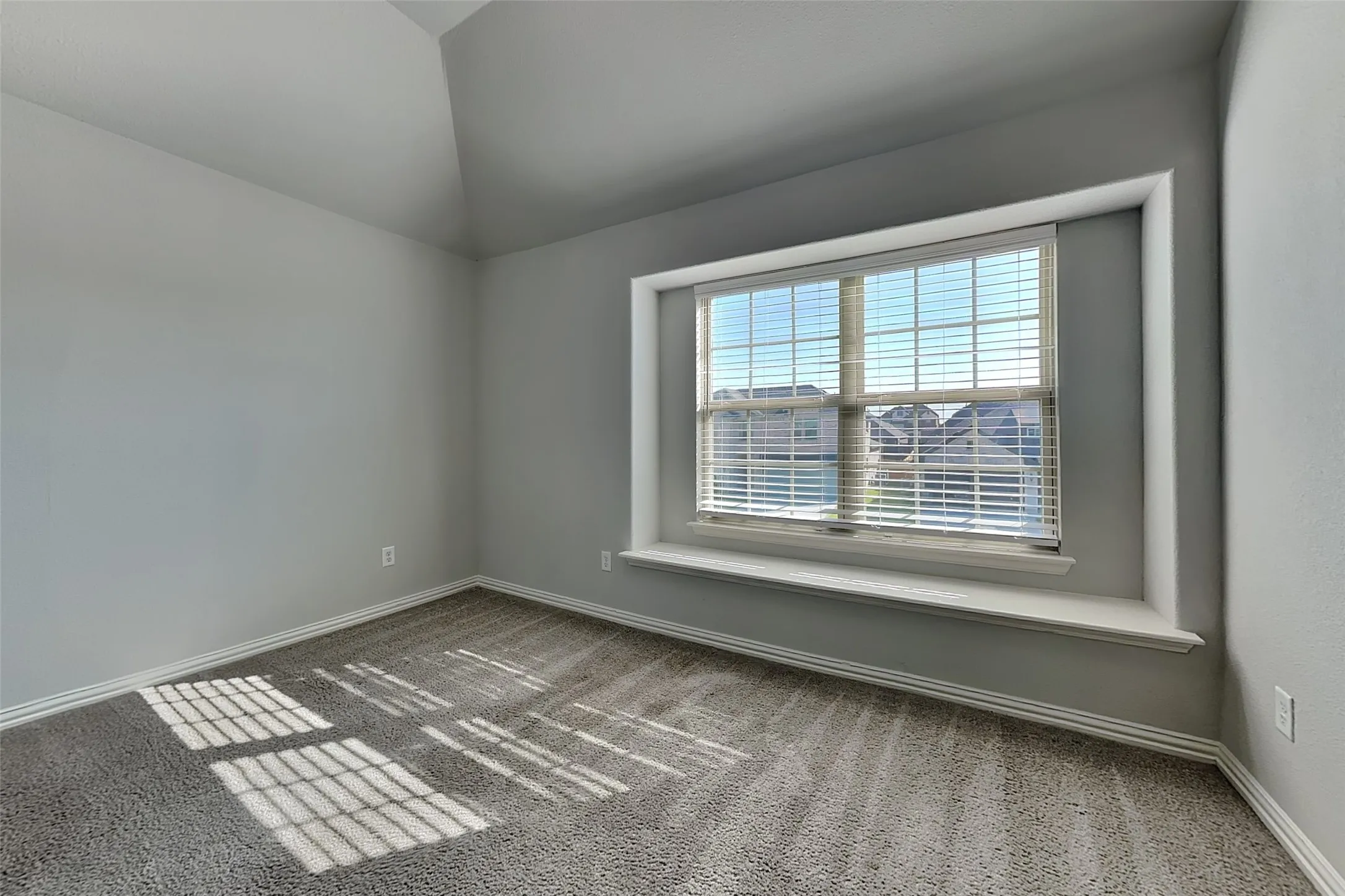 Single Family Residence For Rent in Kaufman County , 273 Cisco Trail, Forney, Texas 75126, 5 Bedroom, 3 Bathroom, 2 Garage spaces, 2,507 Sqft, built in 2021, mls#21369359, Real Estate Agent in Forney, Homes For Rent in Kaufman county, Homes For Rent in Forney, Realtor in Forney Texas, Real Estate Brokerage Independent Realty Texas, Luminita Cordes Realtor