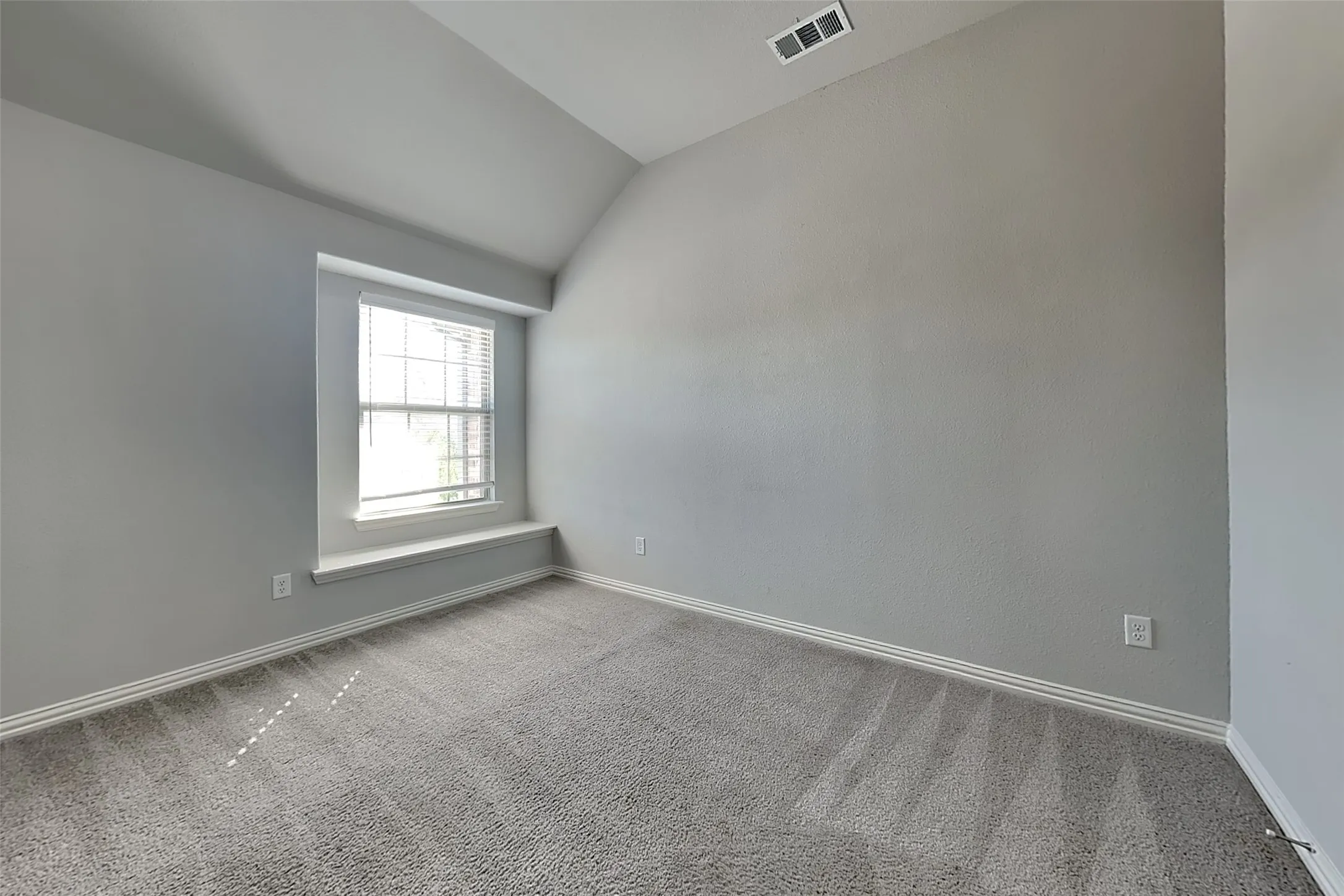 Single Family Residence For Rent in Kaufman County , 273 Cisco Trail, Forney, Texas 75126, 5 Bedroom, 3 Bathroom, 2 Garage spaces, 2,507 Sqft, built in 2021, mls#21369359, Real Estate Agent in Forney, Homes For Rent in Kaufman county, Homes For Rent in Forney, Realtor in Forney Texas, Real Estate Brokerage Independent Realty Texas, Luminita Cordes Realtor