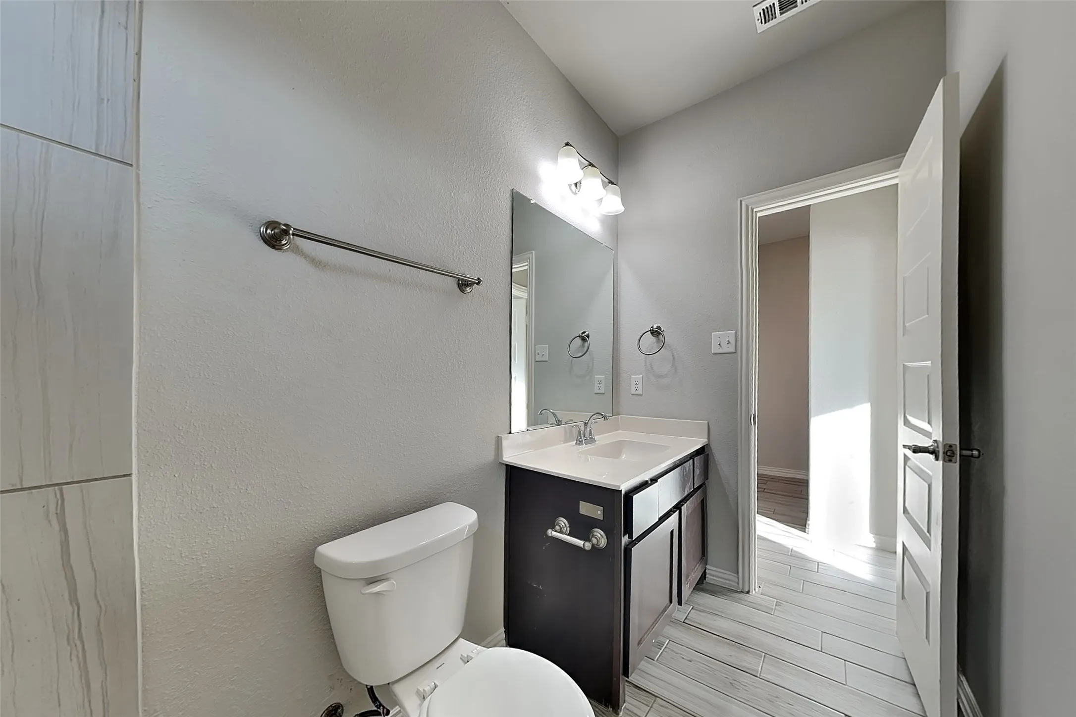 Single Family Residence For Rent in Kaufman County , 273 Cisco Trail, Forney, Texas 75126, 5 Bedroom, 3 Bathroom, 2 Garage spaces, 2,507 Sqft, built in 2021, mls#21369359, Real Estate Agent in Forney, Homes For Rent in Kaufman county, Homes For Rent in Forney, Realtor in Forney Texas, Real Estate Brokerage Independent Realty Texas, Luminita Cordes Realtor