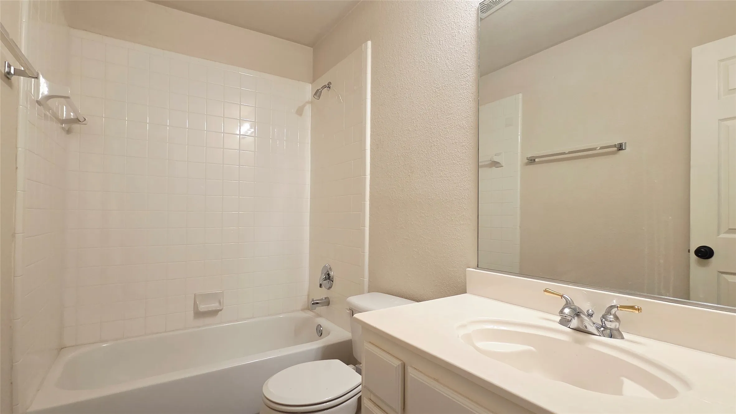 Single Family Residence For Rent in Collin County , 3305 Woodbluff Lane, Mc Kinney, Texas 75071, 3 Bedroom, 2 Bathroom, 2 Garage spaces, 1,834 Sqft, built in 1999, mls#21369351, Real Estate Agent in Mc Kinney, Homes For Rent in Collin county, Homes For Rent in Mc Kinney, Realtor in Mc Kinney Texas, Real Estate Brokerage Independent Realty Texas, Luminita Cordes Realtor