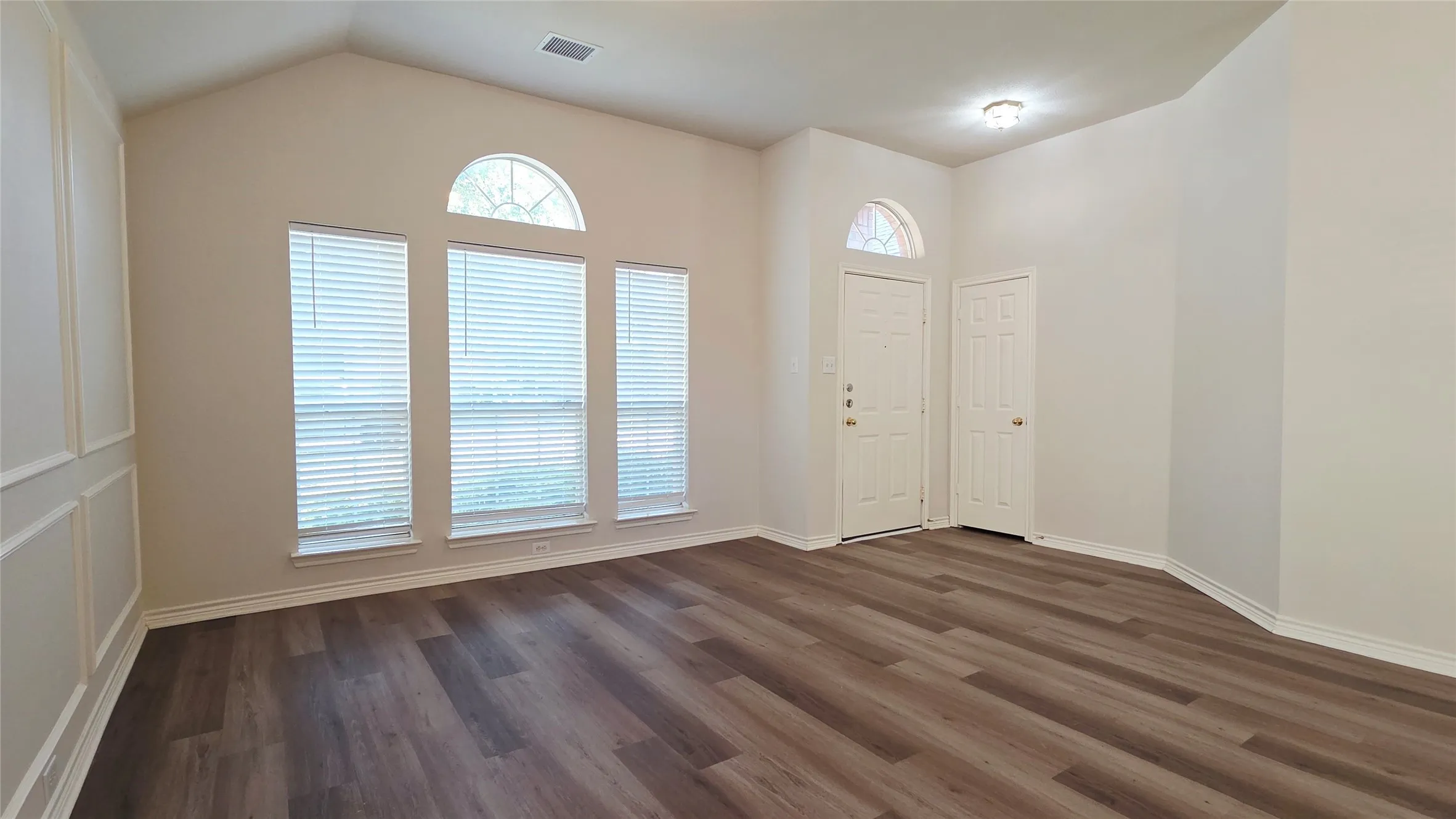 Single Family Residence For Rent in Collin County , 3305 Woodbluff Lane, Mc Kinney, Texas 75071, 3 Bedroom, 2 Bathroom, 2 Garage spaces, 1,834 Sqft, built in 1999, mls#21369351, Real Estate Agent in Mc Kinney, Homes For Rent in Collin county, Homes For Rent in Mc Kinney, Realtor in Mc Kinney Texas, Real Estate Brokerage Independent Realty Texas, Luminita Cordes Realtor