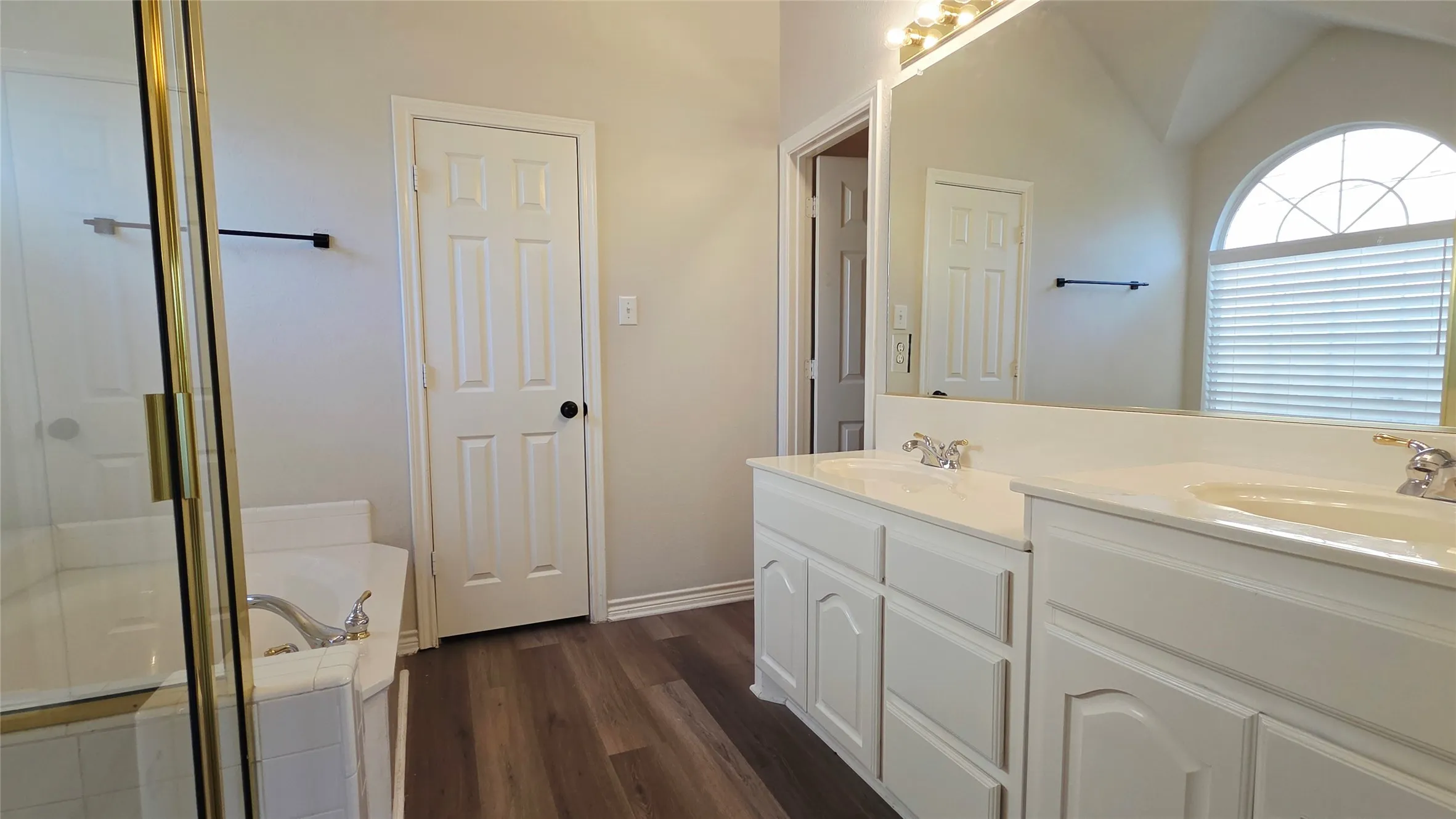Single Family Residence For Rent in Collin County , 3305 Woodbluff Lane, Mc Kinney, Texas 75071, 3 Bedroom, 2 Bathroom, 2 Garage spaces, 1,834 Sqft, built in 1999, mls#21369351, Real Estate Agent in Mc Kinney, Homes For Rent in Collin county, Homes For Rent in Mc Kinney, Realtor in Mc Kinney Texas, Real Estate Brokerage Independent Realty Texas, Luminita Cordes Realtor