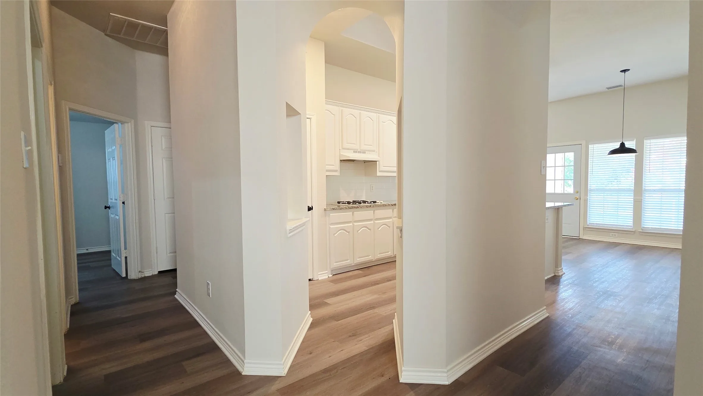 Single Family Residence For Rent in Collin County , 3305 Woodbluff Lane, Mc Kinney, Texas 75071, 3 Bedroom, 2 Bathroom, 2 Garage spaces, 1,834 Sqft, built in 1999, mls#21369351, Real Estate Agent in Mc Kinney, Homes For Rent in Collin county, Homes For Rent in Mc Kinney, Realtor in Mc Kinney Texas, Real Estate Brokerage Independent Realty Texas, Luminita Cordes Realtor