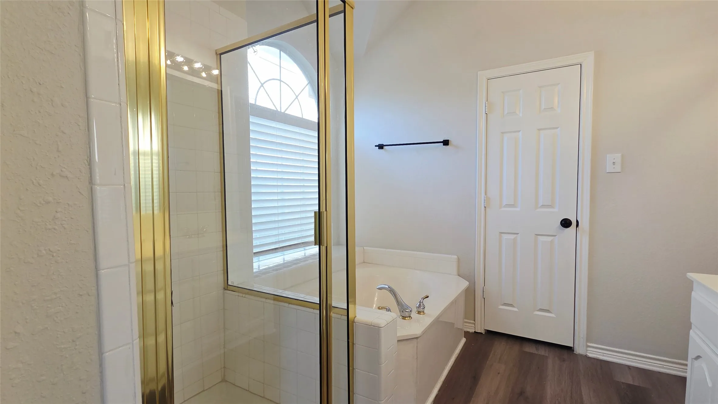 Single Family Residence For Rent in Collin County , 3305 Woodbluff Lane, Mc Kinney, Texas 75071, 3 Bedroom, 2 Bathroom, 2 Garage spaces, 1,834 Sqft, built in 1999, mls#21369351, Real Estate Agent in Mc Kinney, Homes For Rent in Collin county, Homes For Rent in Mc Kinney, Realtor in Mc Kinney Texas, Real Estate Brokerage Independent Realty Texas, Luminita Cordes Realtor