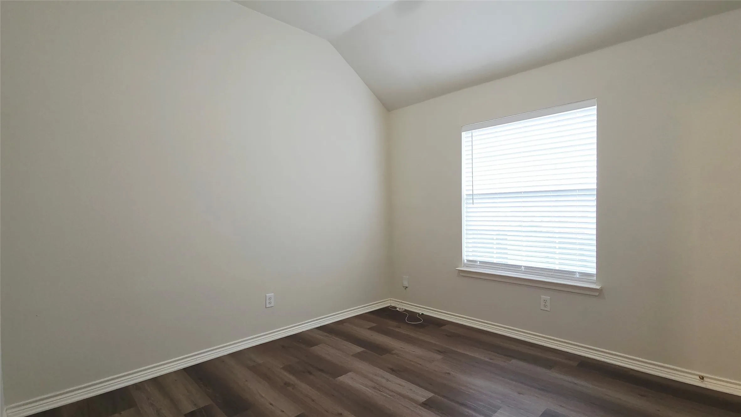 Single Family Residence For Rent in Collin County , 3305 Woodbluff Lane, Mc Kinney, Texas 75071, 3 Bedroom, 2 Bathroom, 2 Garage spaces, 1,834 Sqft, built in 1999, mls#21369351, Real Estate Agent in Mc Kinney, Homes For Rent in Collin county, Homes For Rent in Mc Kinney, Realtor in Mc Kinney Texas, Real Estate Brokerage Independent Realty Texas, Luminita Cordes Realtor