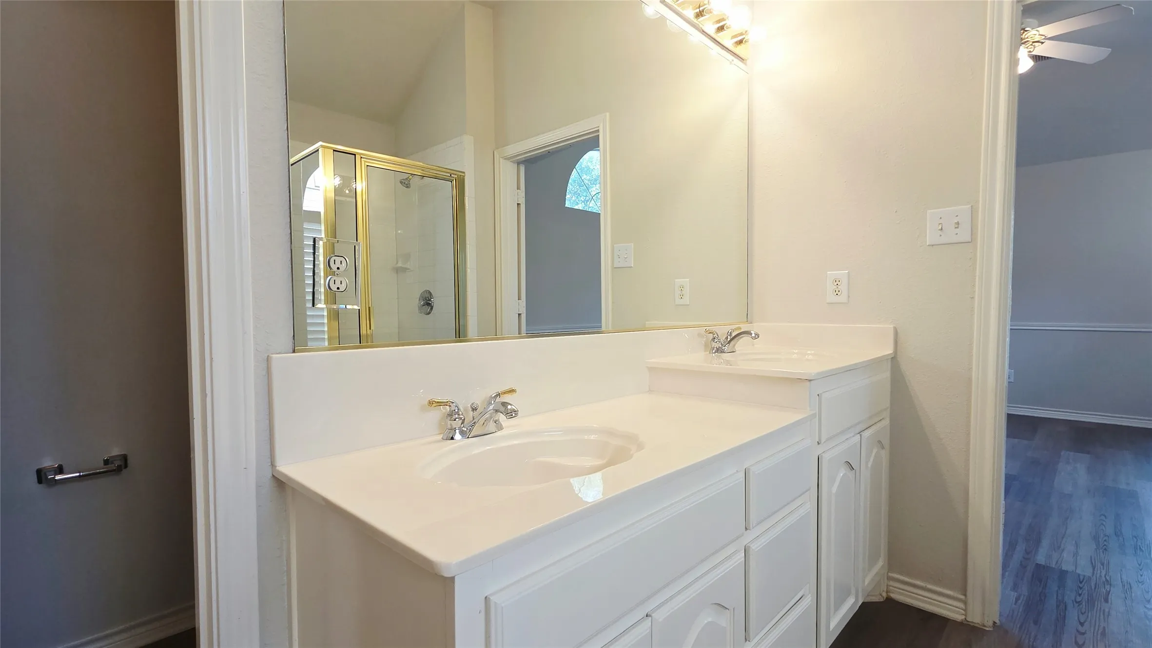 Single Family Residence For Rent in Collin County , 3305 Woodbluff Lane, Mc Kinney, Texas 75071, 3 Bedroom, 2 Bathroom, 2 Garage spaces, 1,834 Sqft, built in 1999, mls#21369351, Real Estate Agent in Mc Kinney, Homes For Rent in Collin county, Homes For Rent in Mc Kinney, Realtor in Mc Kinney Texas, Real Estate Brokerage Independent Realty Texas, Luminita Cordes Realtor