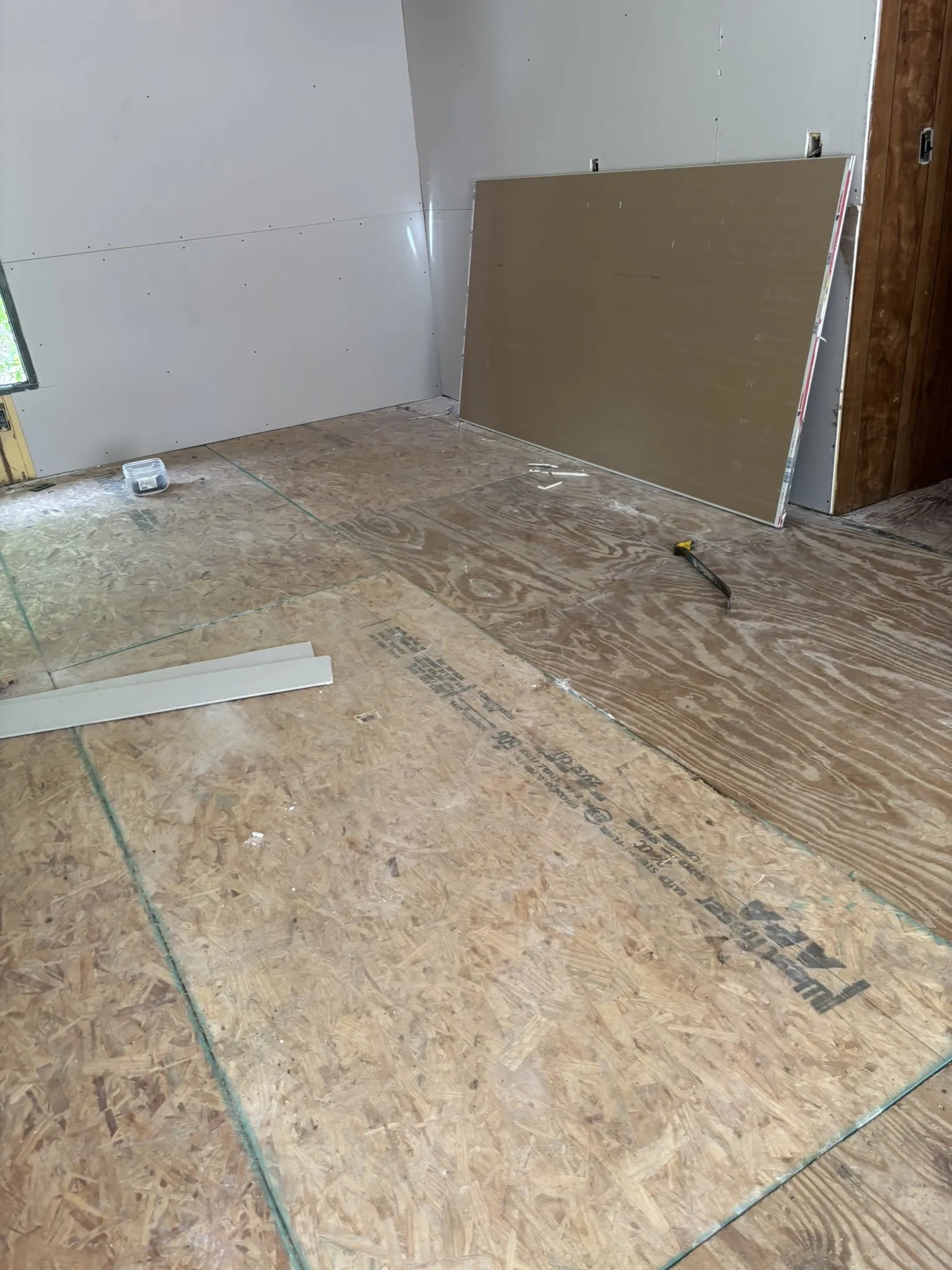 Mobile Home For Sale in Johnson County , 9601 Eagles Nest Court, Rio Vista, Texas 76093, 3 Bedroom, 2 Bathroom, 2 Garage spaces, 1,456 Sqft, built in 1984, mls#21368604, Real Estate Agent in Rio Vista, Homes For Sale in Johnson county, Homes For Sale in Rio Vista, Realtor in Rio Vista Texas, Real Estate Brokerage Independent Realty Texas, Luminita Cordes Realtor