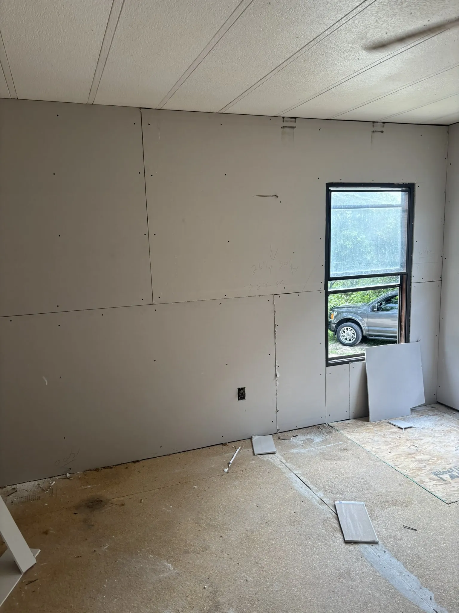 Mobile Home For Sale in Johnson County , 9601 Eagles Nest Court, Rio Vista, Texas 76093, 3 Bedroom, 2 Bathroom, 2 Garage spaces, 1,456 Sqft, built in 1984, mls#21368604, Real Estate Agent in Rio Vista, Homes For Sale in Johnson county, Homes For Sale in Rio Vista, Realtor in Rio Vista Texas, Real Estate Brokerage Independent Realty Texas, Luminita Cordes Realtor