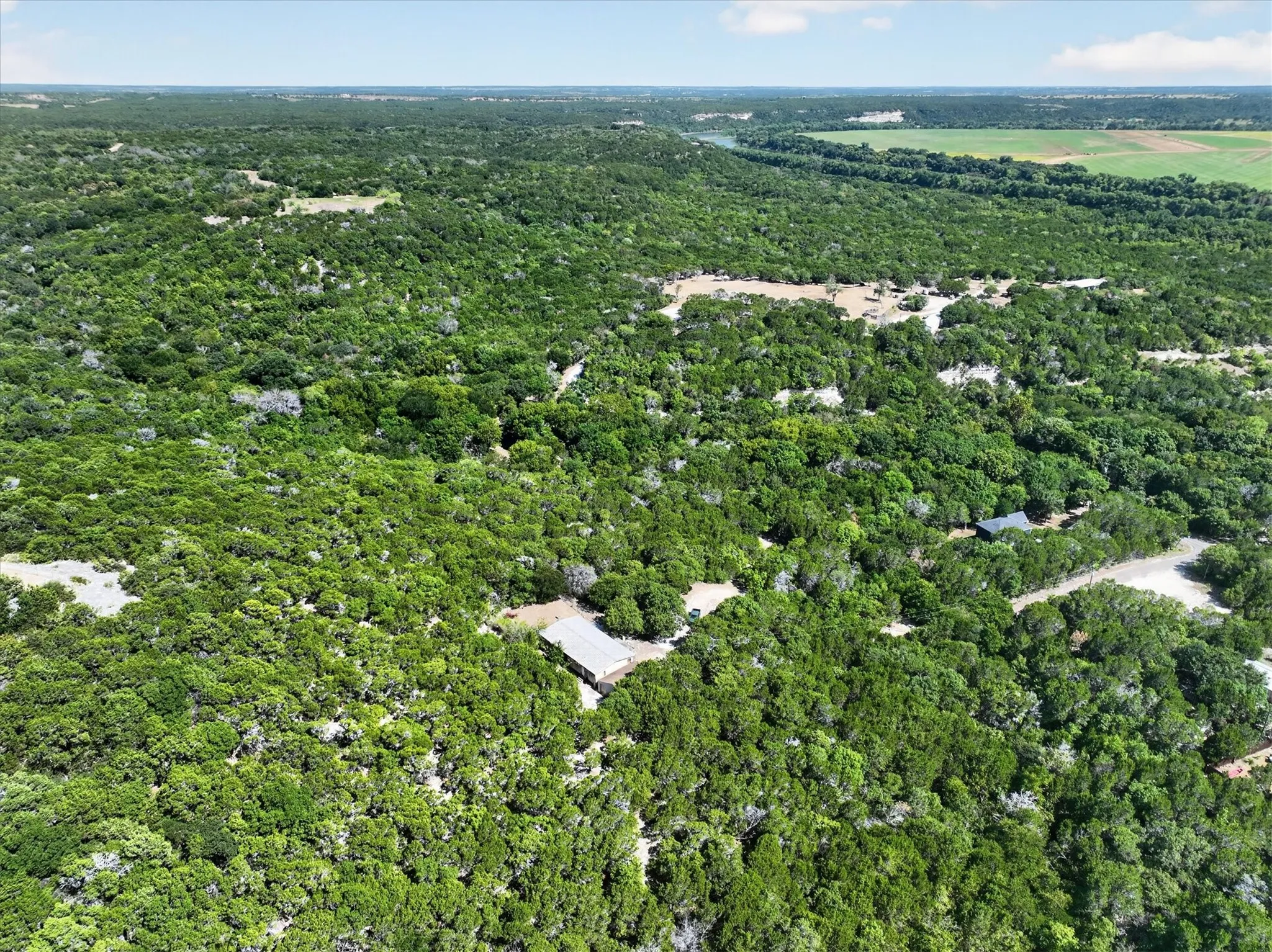 Mobile Home For Sale in Johnson County , 9601 Eagles Nest Court, Rio Vista, Texas 76093, 3 Bedroom, 2 Bathroom, 2 Garage spaces, 1,456 Sqft, built in 1984, mls#21368604, Real Estate Agent in Rio Vista, Homes For Sale in Johnson county, Homes For Sale in Rio Vista, Realtor in Rio Vista Texas, Real Estate Brokerage Independent Realty Texas, Luminita Cordes Realtor