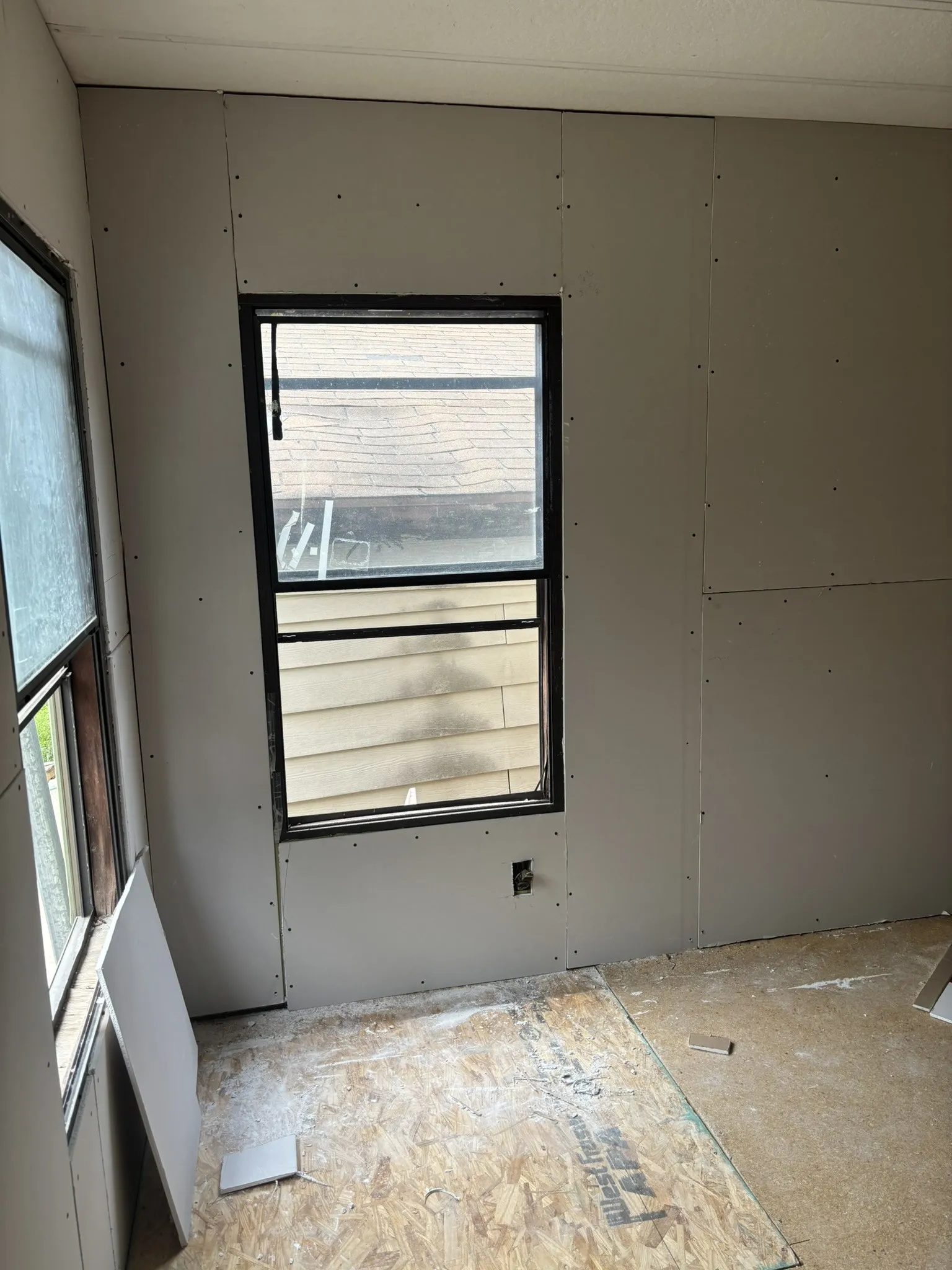 Mobile Home For Sale in Johnson County , 9601 Eagles Nest Court, Rio Vista, Texas 76093, 3 Bedroom, 2 Bathroom, 2 Garage spaces, 1,456 Sqft, built in 1984, mls#21368604, Real Estate Agent in Rio Vista, Homes For Sale in Johnson county, Homes For Sale in Rio Vista, Realtor in Rio Vista Texas, Real Estate Brokerage Independent Realty Texas, Luminita Cordes Realtor