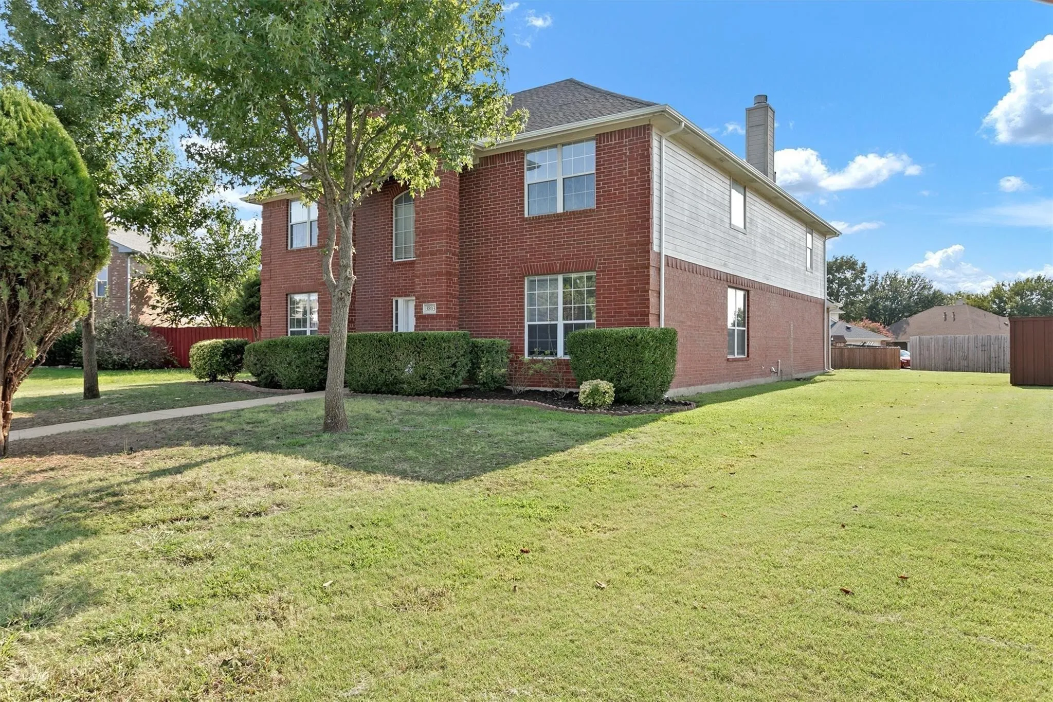 Single Family Residence For Rent in Collin County , 3803 Farmington Drive, Richardson, Texas 75082, 4 Bedroom, 4 Bathroom, 2 Garage spaces, 2,765 Sqft, built in 1997, mls#21369048, Real Estate Agent in Richardson, Homes For Rent in Collin county, Homes For Rent in Richardson, Realtor in Richardson Texas, Real Estate Brokerage Independent Realty Texas, Luminita Cordes Realtor