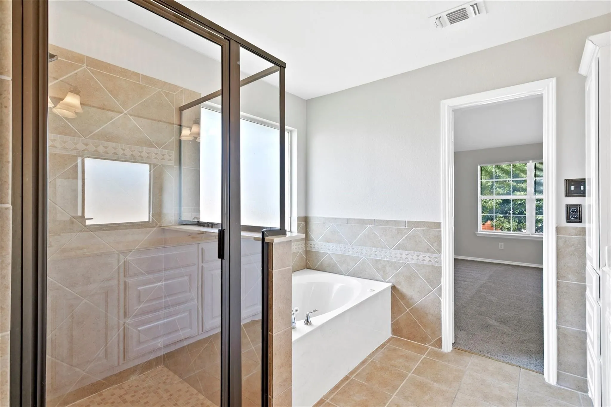 Single Family Residence For Rent in Collin County , 3803 Farmington Drive, Richardson, Texas 75082, 4 Bedroom, 4 Bathroom, 2 Garage spaces, 2,765 Sqft, built in 1997, mls#21369048, Real Estate Agent in Richardson, Homes For Rent in Collin county, Homes For Rent in Richardson, Realtor in Richardson Texas, Real Estate Brokerage Independent Realty Texas, Luminita Cordes Realtor