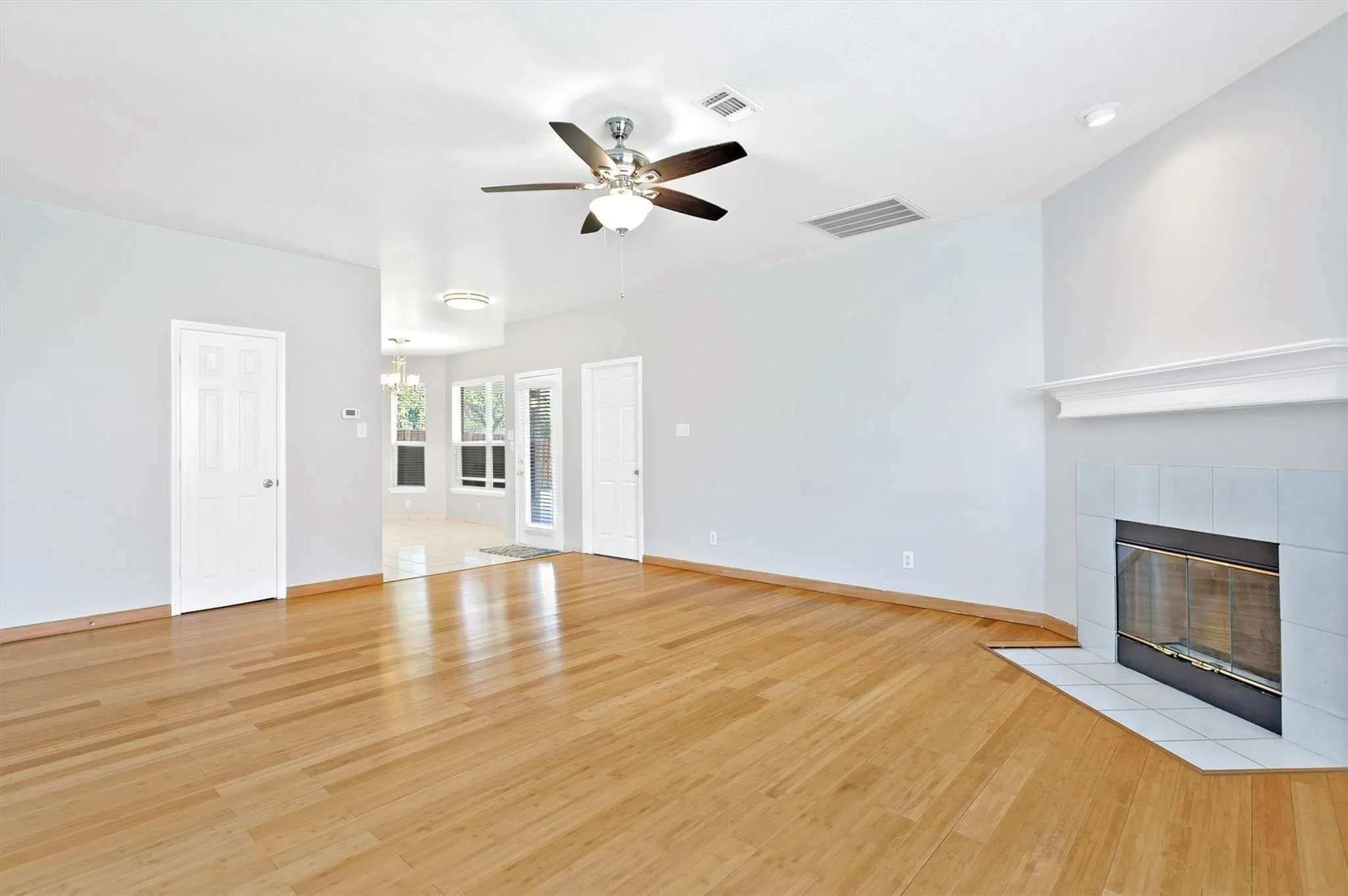 Single Family Residence For Rent in Collin County , 3803 Farmington Drive, Richardson, Texas 75082, 4 Bedroom, 4 Bathroom, 2 Garage spaces, 2,765 Sqft, built in 1997, mls#21369048, Real Estate Agent in Richardson, Homes For Rent in Collin county, Homes For Rent in Richardson, Realtor in Richardson Texas, Real Estate Brokerage Independent Realty Texas, Luminita Cordes Realtor