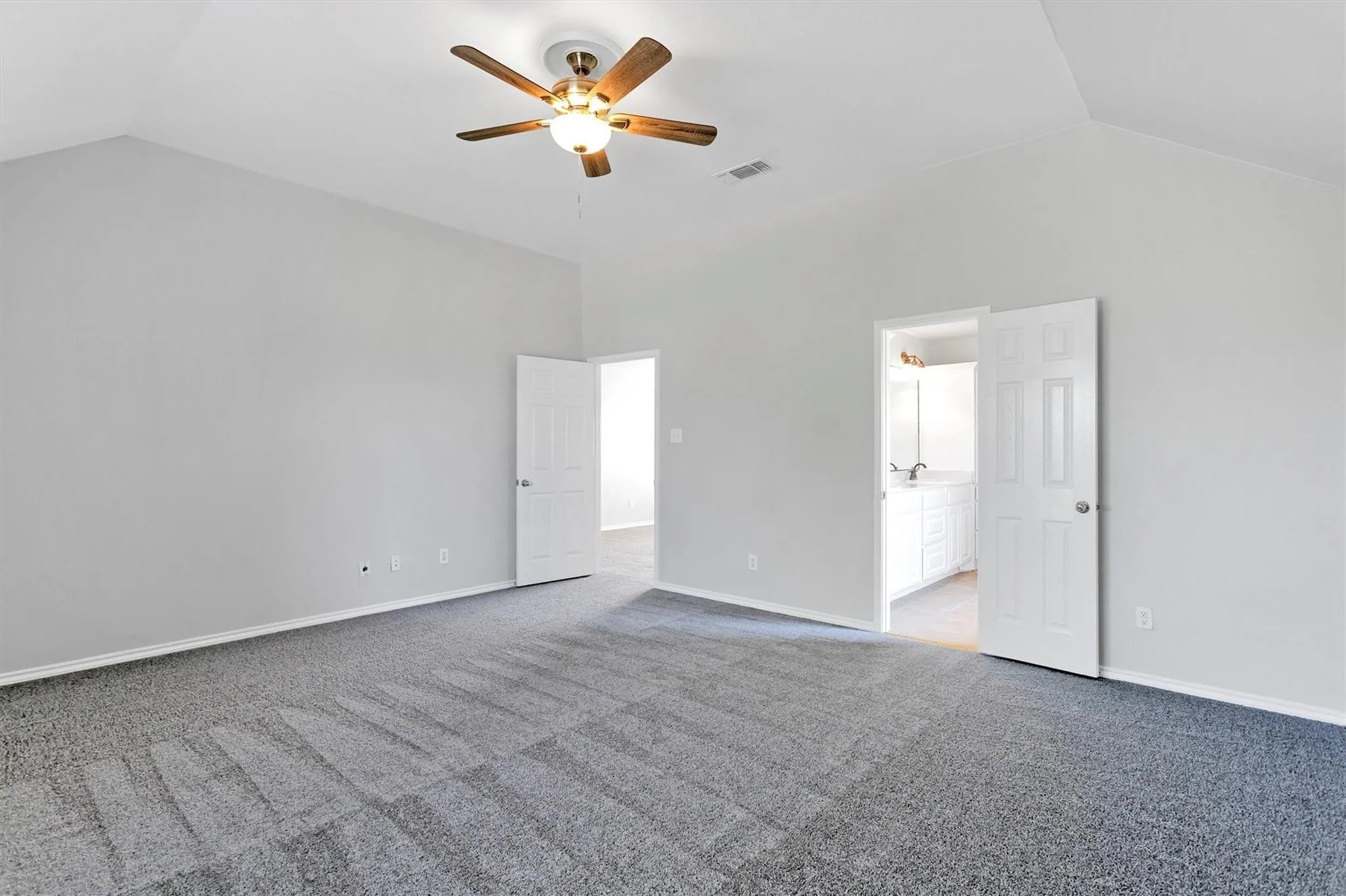 Single Family Residence For Rent in Collin County , 3803 Farmington Drive, Richardson, Texas 75082, 4 Bedroom, 4 Bathroom, 2 Garage spaces, 2,765 Sqft, built in 1997, mls#21369048, Real Estate Agent in Richardson, Homes For Rent in Collin county, Homes For Rent in Richardson, Realtor in Richardson Texas, Real Estate Brokerage Independent Realty Texas, Luminita Cordes Realtor
