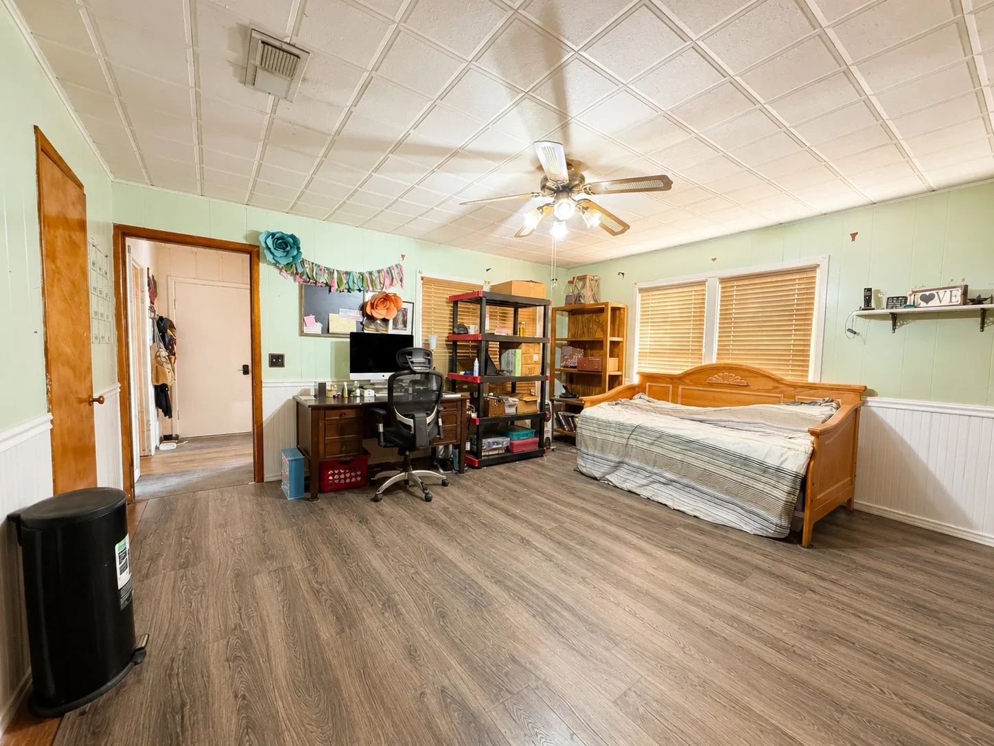 Single Family Residence For Sale in Haskell County , 1 Avenue K E, Haskell, Texas 79521, 3 Bedroom, 2 Bathroom, 2 Garage spaces, 1,715 Sqft, built in 1950, mls#21363378, Real Estate Agent in Haskell, Homes For Sale in Haskell county, Homes For Sale in Haskell, Realtor in Haskell Texas, Real Estate Brokerage Independent Realty Texas, Luminita Cordes Realtor