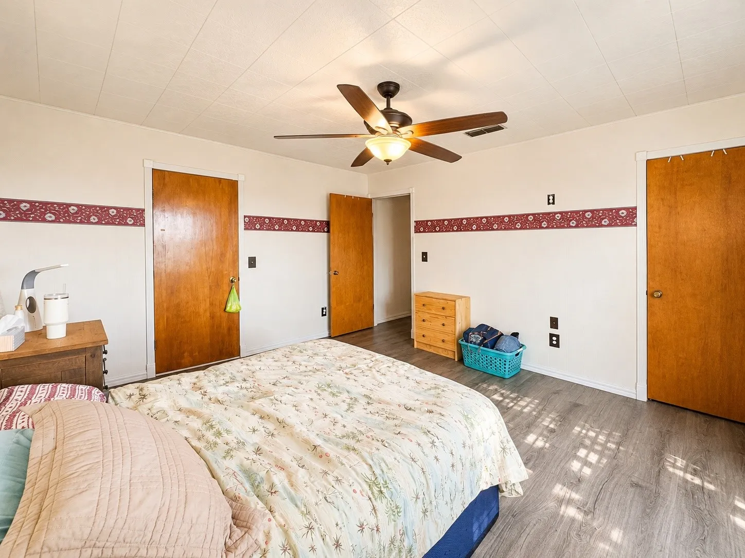 Single Family Residence For Sale in Haskell County , 1 Avenue K E, Haskell, Texas 79521, 3 Bedroom, 2 Bathroom, 2 Garage spaces, 1,715 Sqft, built in 1950, mls#21363378, Real Estate Agent in Haskell, Homes For Sale in Haskell county, Homes For Sale in Haskell, Realtor in Haskell Texas, Real Estate Brokerage Independent Realty Texas, Luminita Cordes Realtor