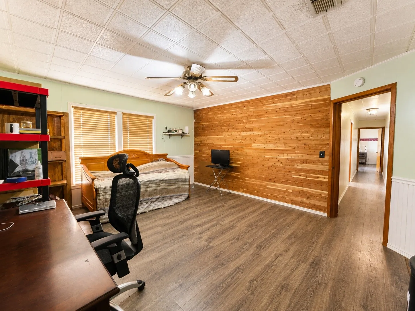 Single Family Residence For Sale in Haskell County , 1 Avenue K E, Haskell, Texas 79521, 3 Bedroom, 2 Bathroom, 2 Garage spaces, 1,715 Sqft, built in 1950, mls#21363378, Real Estate Agent in Haskell, Homes For Sale in Haskell county, Homes For Sale in Haskell, Realtor in Haskell Texas, Real Estate Brokerage Independent Realty Texas, Luminita Cordes Realtor