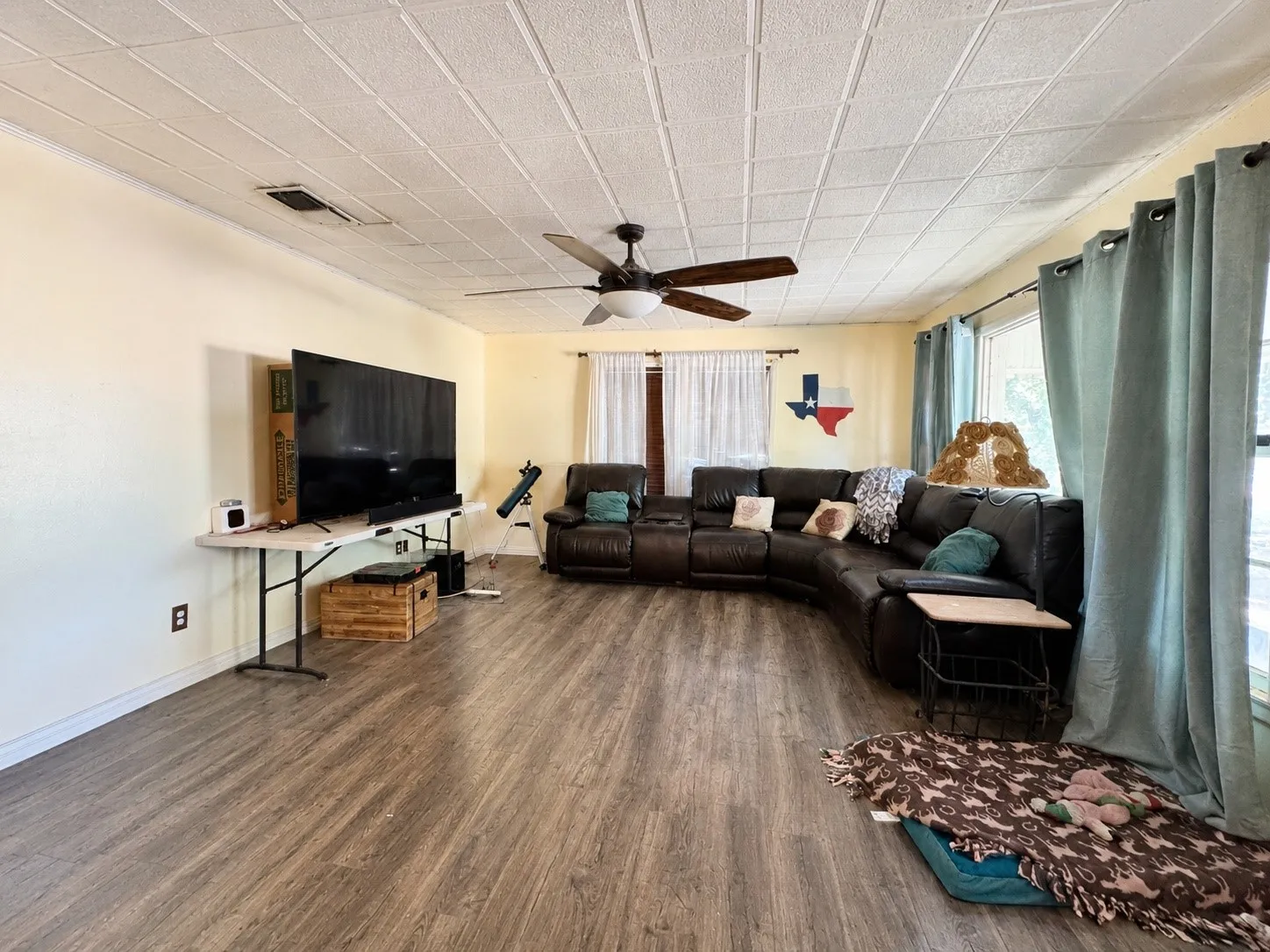 Single Family Residence For Sale in Haskell County , 1 Avenue K E, Haskell, Texas 79521, 3 Bedroom, 2 Bathroom, 2 Garage spaces, 1,715 Sqft, built in 1950, mls#21363378, Real Estate Agent in Haskell, Homes For Sale in Haskell county, Homes For Sale in Haskell, Realtor in Haskell Texas, Real Estate Brokerage Independent Realty Texas, Luminita Cordes Realtor