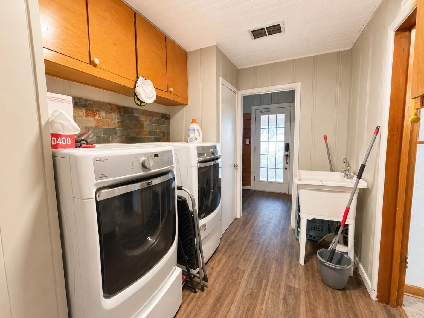 Single Family Residence For Sale in Haskell County , 1 Avenue K E, Haskell, Texas 79521, 3 Bedroom, 2 Bathroom, 2 Garage spaces, 1,715 Sqft, built in 1950, mls#21363378, Real Estate Agent in Haskell, Homes For Sale in Haskell county, Homes For Sale in Haskell, Realtor in Haskell Texas, Real Estate Brokerage Independent Realty Texas, Luminita Cordes Realtor