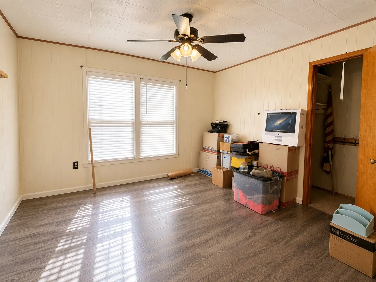Single Family Residence For Sale in Haskell County , 1 Avenue K E, Haskell, Texas 79521, 3 Bedroom, 2 Bathroom, 2 Garage spaces, 1,715 Sqft, built in 1950, mls#21363378, Real Estate Agent in Haskell, Homes For Sale in Haskell county, Homes For Sale in Haskell, Realtor in Haskell Texas, Real Estate Brokerage Independent Realty Texas, Luminita Cordes Realtor