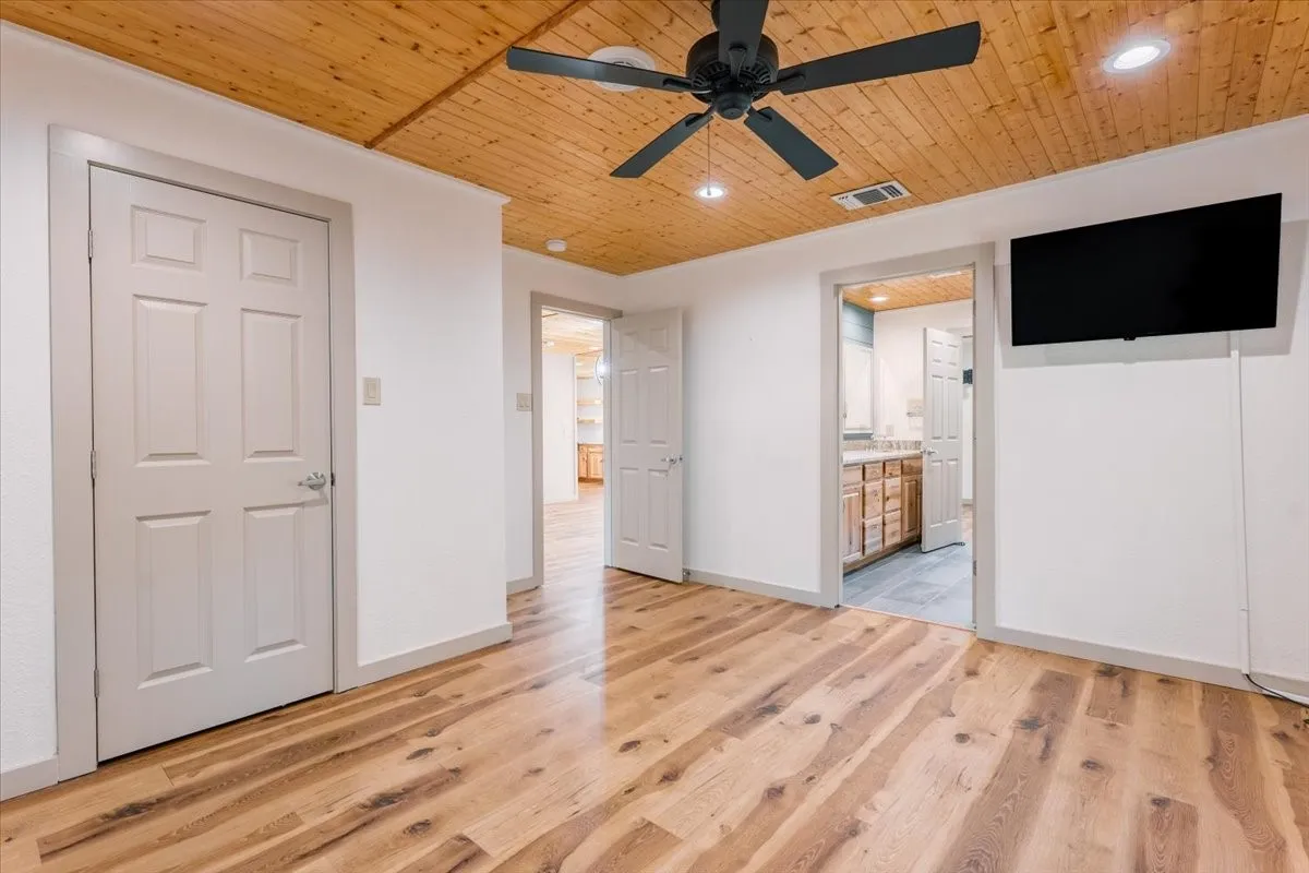 Secondary bedroom with access to Jack-and-Jill bathroom