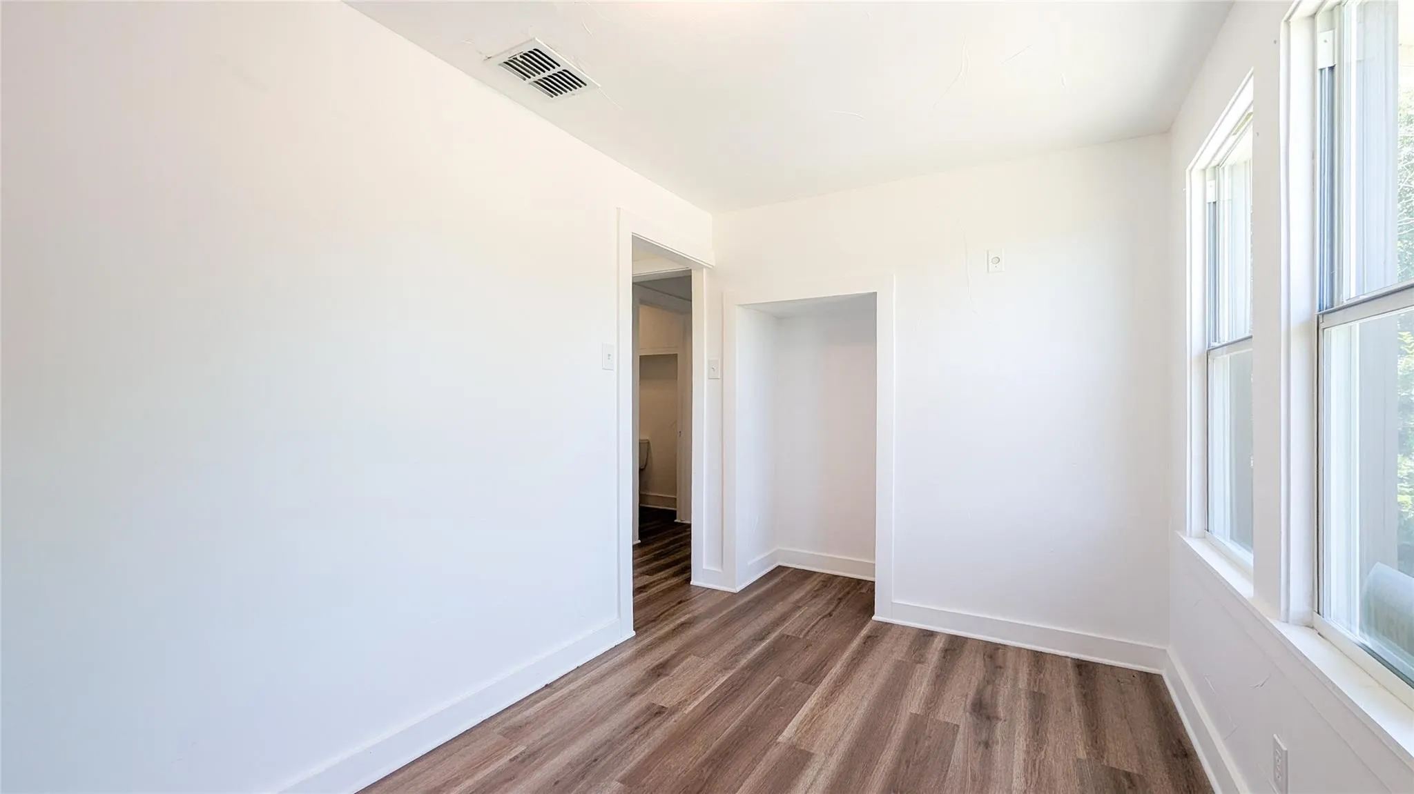 Apartment For Rent in Parker County , 501 E Sixth Street, Weatherford, Texas 76086, 2 Bedroom, 1 Bathroom, Garage spaces, 900 Sqft, built in 1970, mls#21369389, Real Estate Agent in Weatherford, Homes For Rent in Parker county, Homes For Rent in Weatherford, Realtor in Weatherford Texas, Real Estate Brokerage Independent Realty Texas, Luminita Cordes Realtor