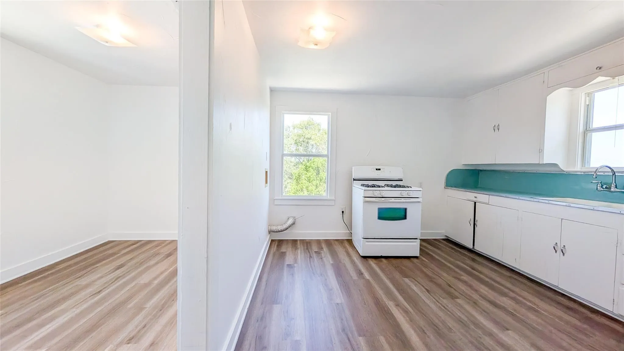 Apartment For Rent in Parker County , 501 E Sixth Street, Weatherford, Texas 76086, 2 Bedroom, 1 Bathroom, Garage spaces, 900 Sqft, built in 1970, mls#21369389, Real Estate Agent in Weatherford, Homes For Rent in Parker county, Homes For Rent in Weatherford, Realtor in Weatherford Texas, Real Estate Brokerage Independent Realty Texas, Luminita Cordes Realtor