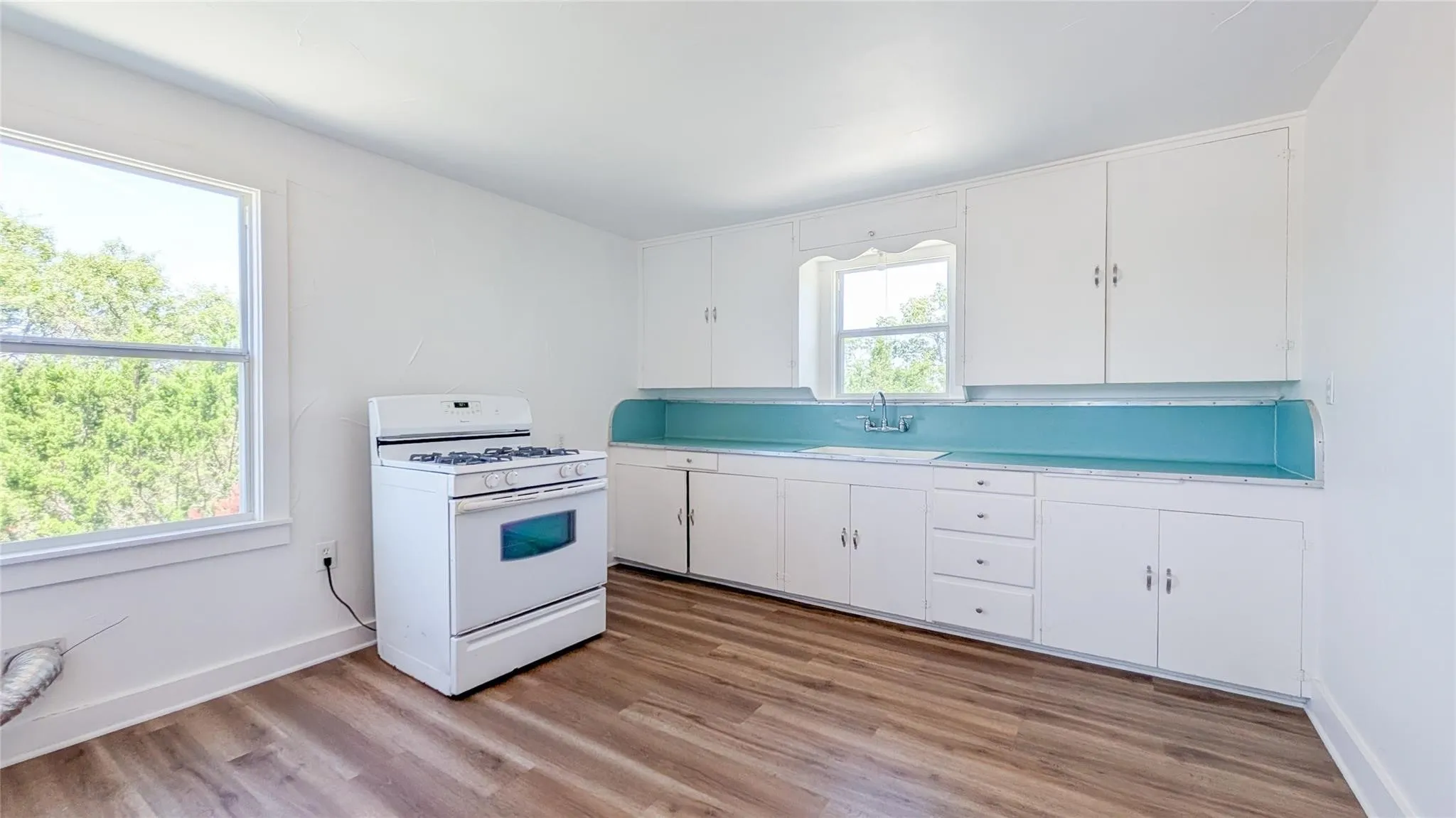 Apartment For Rent in Parker County , 501 E Sixth Street, Weatherford, Texas 76086, 2 Bedroom, 1 Bathroom, Garage spaces, 900 Sqft, built in 1970, mls#21369389, Real Estate Agent in Weatherford, Homes For Rent in Parker county, Homes For Rent in Weatherford, Realtor in Weatherford Texas, Real Estate Brokerage Independent Realty Texas, Luminita Cordes Realtor