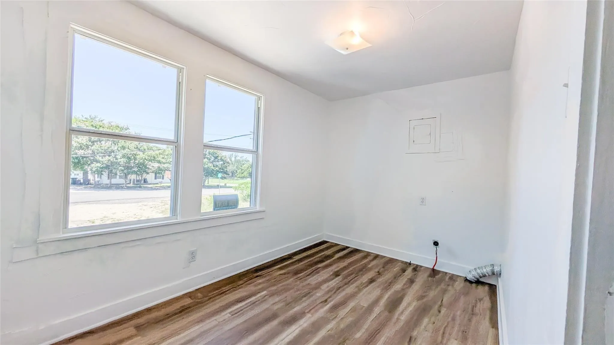 Apartment For Rent in Parker County , 501 E Sixth Street, Weatherford, Texas 76086, 2 Bedroom, 1 Bathroom, Garage spaces, 900 Sqft, built in 1970, mls#21369389, Real Estate Agent in Weatherford, Homes For Rent in Parker county, Homes For Rent in Weatherford, Realtor in Weatherford Texas, Real Estate Brokerage Independent Realty Texas, Luminita Cordes Realtor