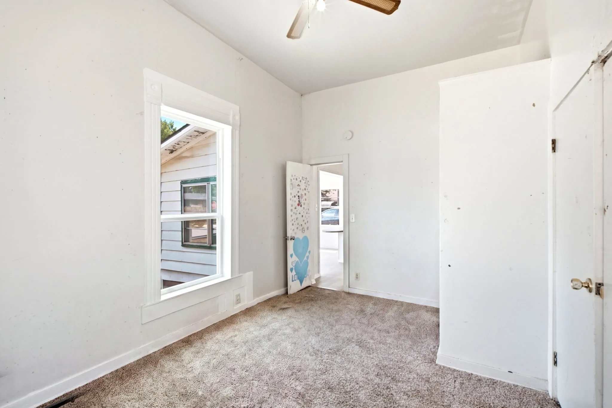 Single Family Residence For Sale in Grayson County , 214 E Woodland Street, Collinsville, Texas 76233, 2 Bedroom, 1 Bathroom, 1 Garage spaces, 924 Sqft, built in 1920, mls#21367676, Real Estate Agent in Collinsville, Homes For Sale in Grayson county, Homes For Sale in Collinsville, Realtor in Collinsville Texas, Real Estate Brokerage Independent Realty Texas, Luminita Cordes Realtor
