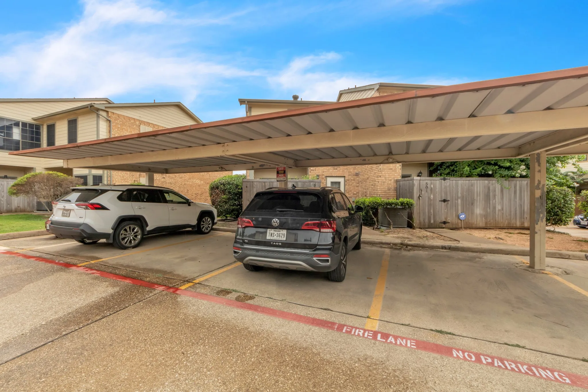 Condominium For Sale in Dallas County , 11655 Audelia Road 601, Dallas, Texas 75243, 2 Bedroom, 2 Bathroom, Garage spaces, 999 Sqft, built in 1982, mls#21367482, Real Estate Agent in Dallas, Homes For Sale in Dallas county, Homes For Sale in Dallas, Realtor in Dallas Texas, Real Estate Brokerage Independent Realty Texas, Luminita Cordes Realtor
