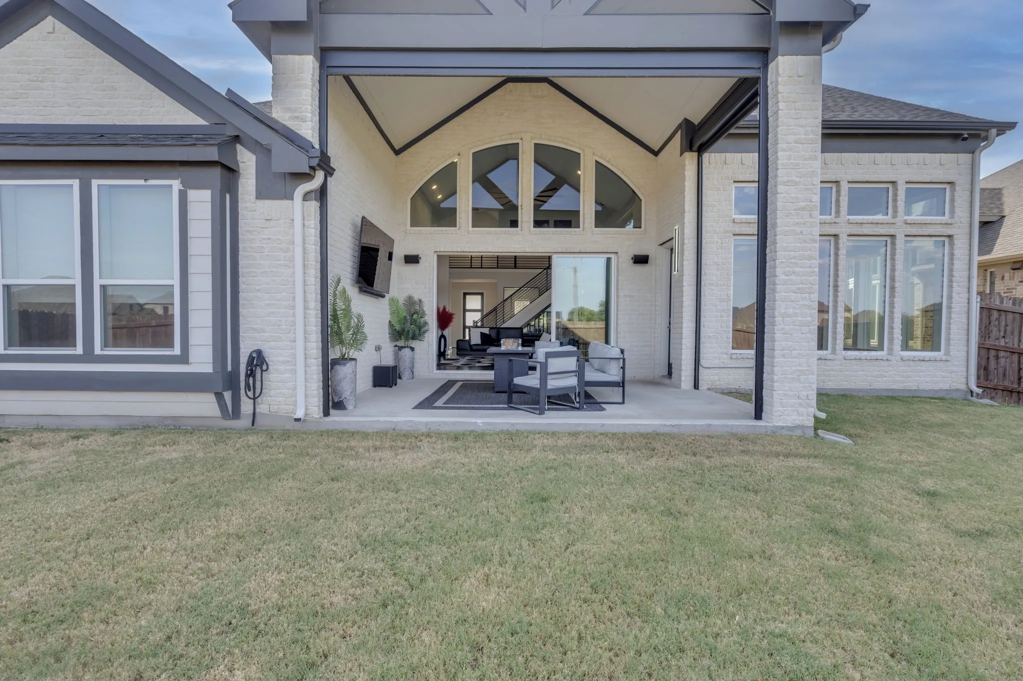 Single Family Residence For Sale in Tarrant County , 7548 Ridge Lane, Grand Prairie, Texas 75054, 5 Bedroom, 5 Bathroom, 2 Garage spaces, 3,786 Sqft, built in 2022, mls#21369415, Real Estate Agent in Grand Prairie, Homes For Sale in Tarrant county, Homes For Sale in Grand Prairie, Realtor in Grand Prairie Texas, Real Estate Brokerage Independent Realty Texas, Luminita Cordes Realtor
