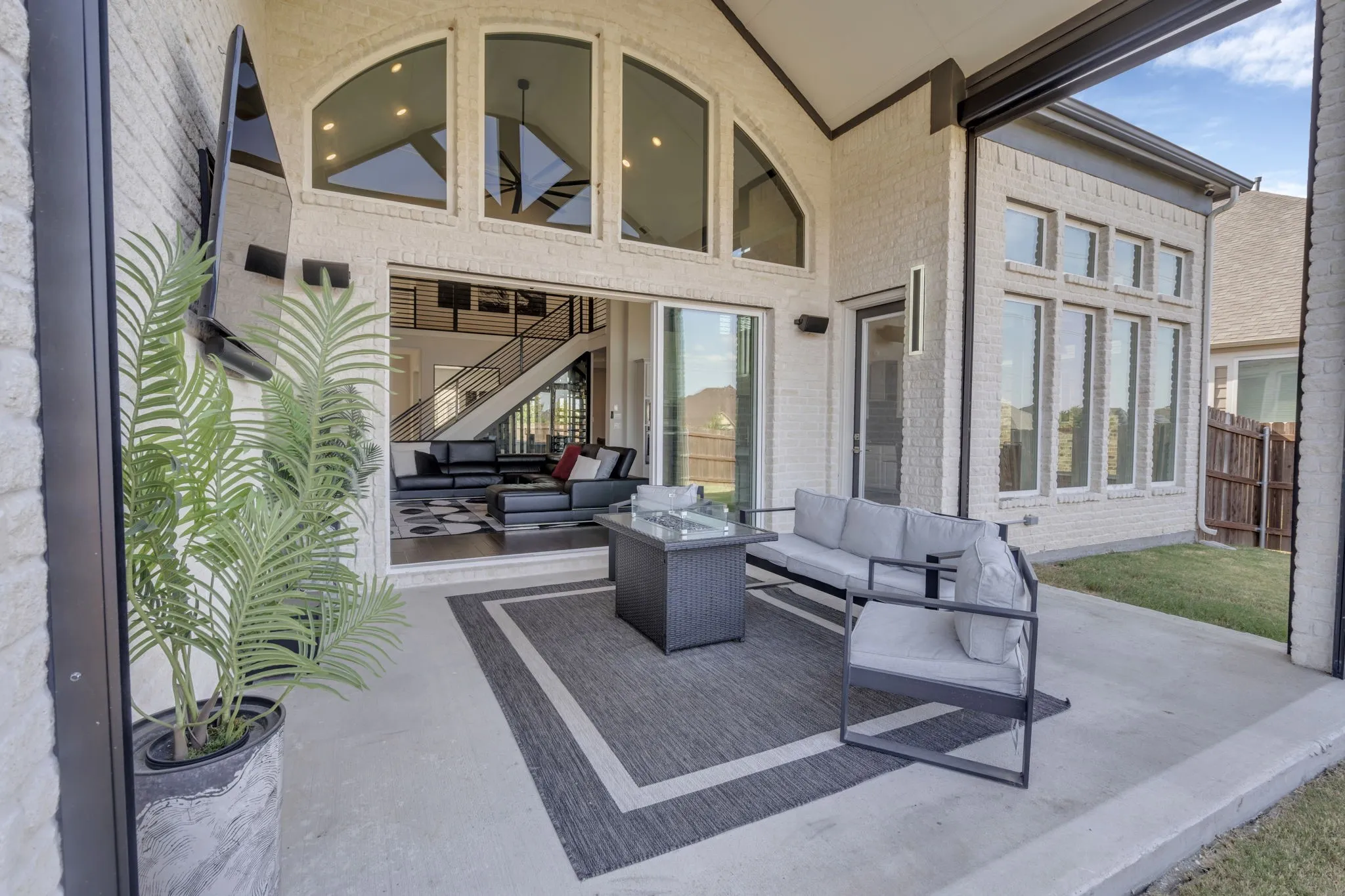 Single Family Residence For Sale in Tarrant County , 7548 Ridge Lane, Grand Prairie, Texas 75054, 5 Bedroom, 5 Bathroom, 2 Garage spaces, 3,786 Sqft, built in 2022, mls#21369415, Real Estate Agent in Grand Prairie, Homes For Sale in Tarrant county, Homes For Sale in Grand Prairie, Realtor in Grand Prairie Texas, Real Estate Brokerage Independent Realty Texas, Luminita Cordes Realtor
