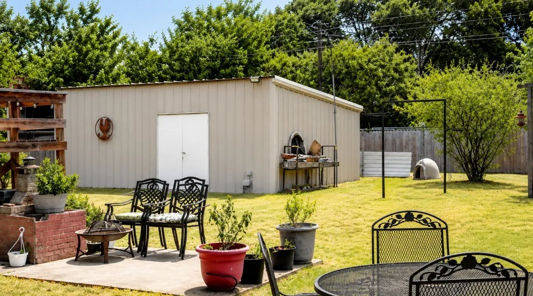 Single Family Residence For Sale in Kaufman County , 1022 Robin Road, Oak Ridge, Texas 75161, 4 Bedroom, 2 Bathroom, Garage spaces, 2,030 Sqft, built in 1974, mls#21367749, Real Estate Agent in Oak Ridge, Homes For Sale in Kaufman county, Homes For Sale in Oak Ridge, Realtor in Oak Ridge Texas, Real Estate Brokerage Independent Realty Texas, Luminita Cordes Realtor
