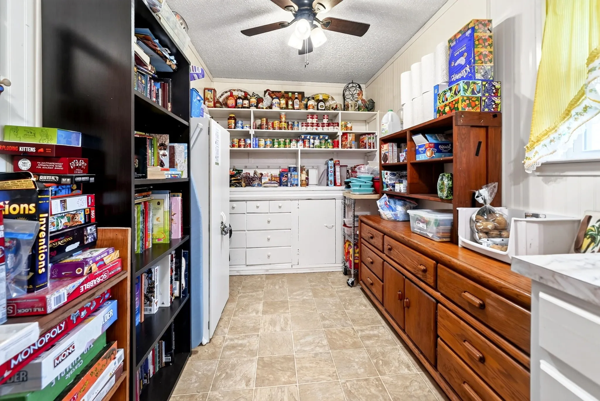 Single Family Residence For Sale in Kaufman County , 1022 Robin Road, Oak Ridge, Texas 75161, 4 Bedroom, 2 Bathroom, Garage spaces, 2,030 Sqft, built in 1974, mls#21367749, Real Estate Agent in Oak Ridge, Homes For Sale in Kaufman county, Homes For Sale in Oak Ridge, Realtor in Oak Ridge Texas, Real Estate Brokerage Independent Realty Texas, Luminita Cordes Realtor
