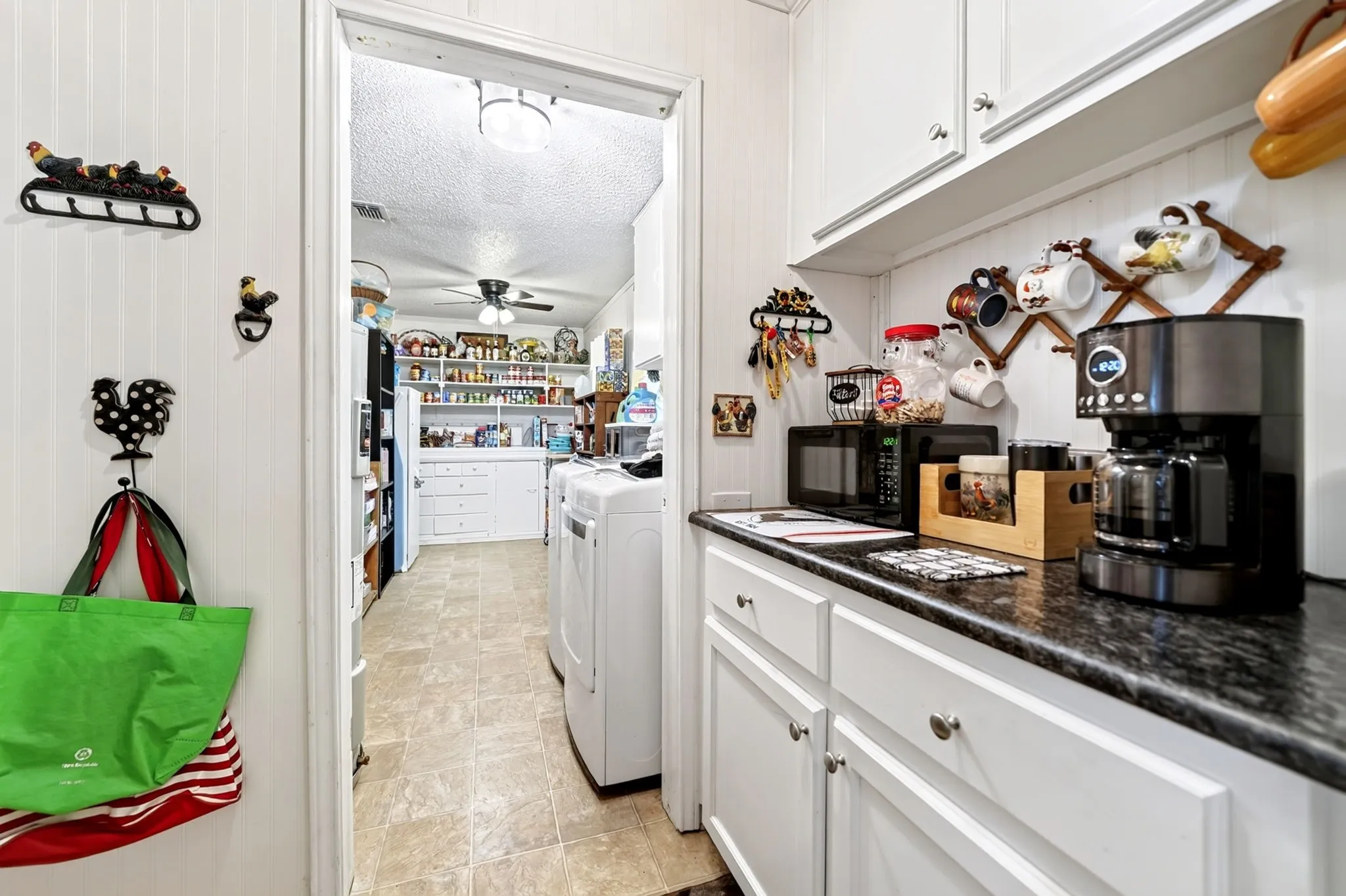 Single Family Residence For Sale in Kaufman County , 1022 Robin Road, Oak Ridge, Texas 75161, 4 Bedroom, 2 Bathroom, Garage spaces, 2,030 Sqft, built in 1974, mls#21367749, Real Estate Agent in Oak Ridge, Homes For Sale in Kaufman county, Homes For Sale in Oak Ridge, Realtor in Oak Ridge Texas, Real Estate Brokerage Independent Realty Texas, Luminita Cordes Realtor
