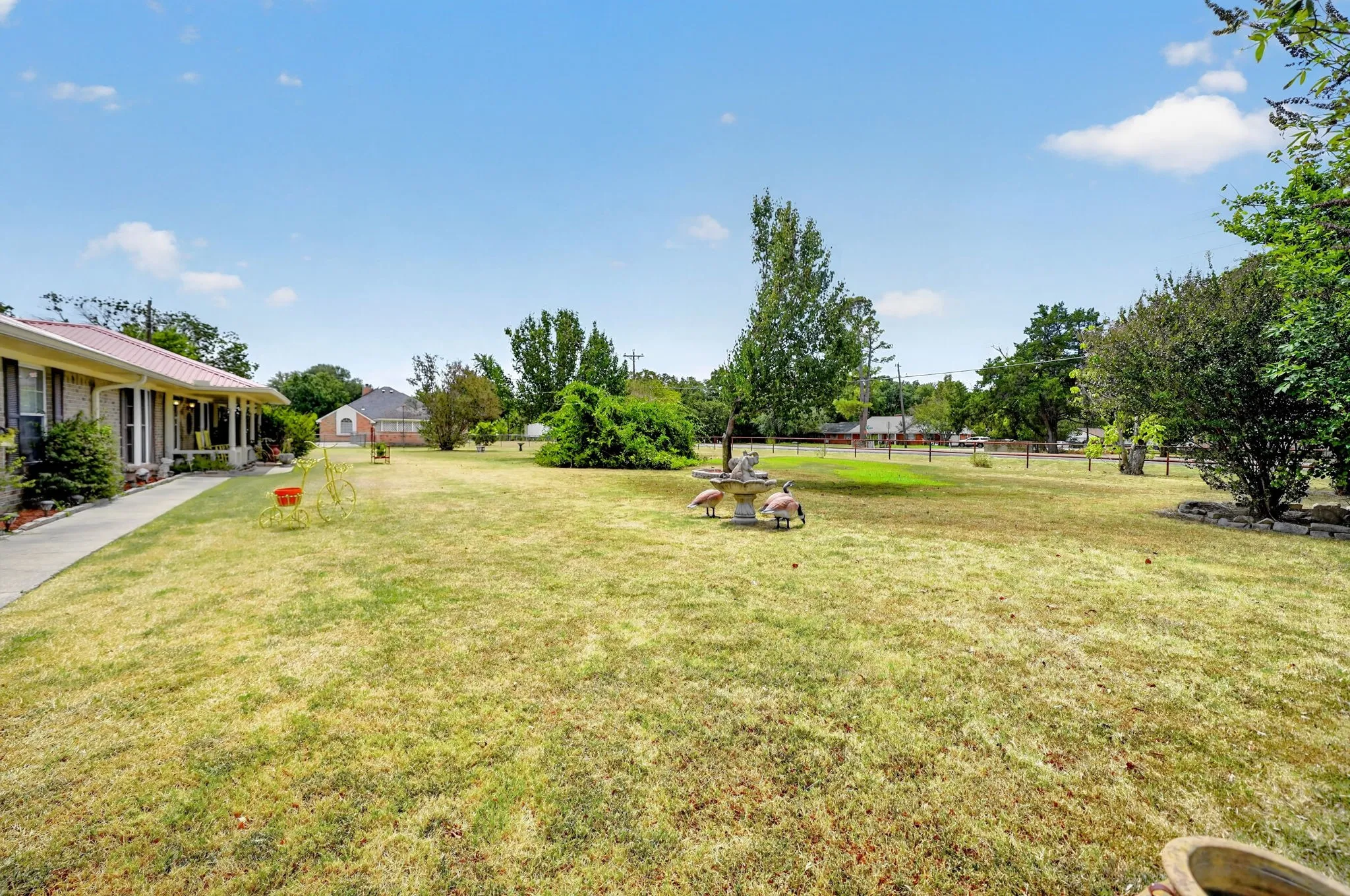 Single Family Residence For Sale in Kaufman County , 1022 Robin Road, Oak Ridge, Texas 75161, 4 Bedroom, 2 Bathroom, Garage spaces, 2,030 Sqft, built in 1974, mls#21367749, Real Estate Agent in Oak Ridge, Homes For Sale in Kaufman county, Homes For Sale in Oak Ridge, Realtor in Oak Ridge Texas, Real Estate Brokerage Independent Realty Texas, Luminita Cordes Realtor
