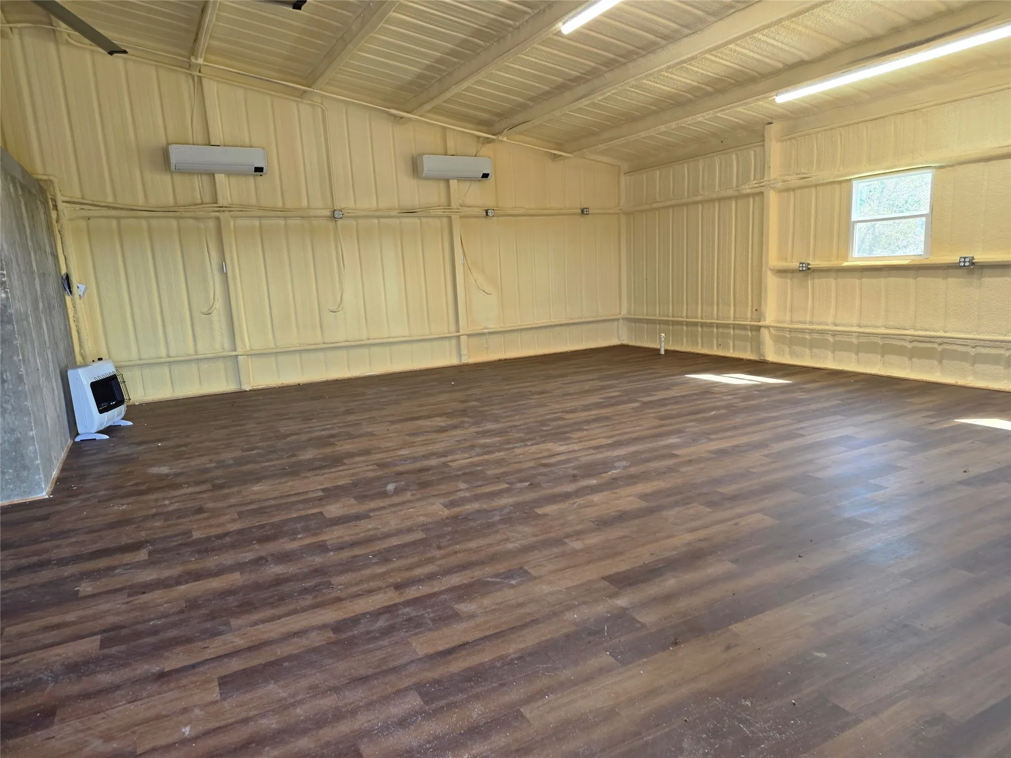 Single Family Residence For Sale in Parker County , 243 Blue Sky Lane, Springtown, Texas 76082, 0, 1 Bathroom, 2 Garage spaces, 1,200 Sqft, built in 2023, mls#21368420, Real Estate Agent in Springtown, Homes For Sale in Parker county, Homes For Sale in Springtown, Realtor in Springtown Texas, Real Estate Brokerage Independent Realty Texas, Luminita Cordes Realtor