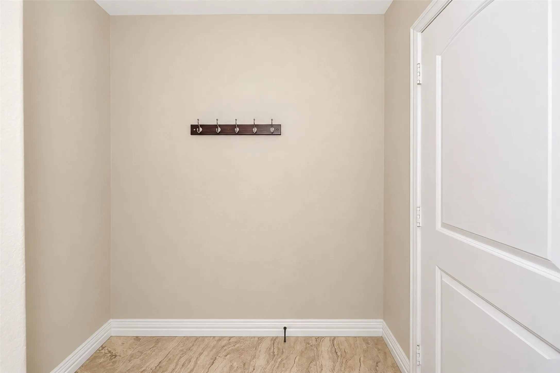 Single Family Residence For Sale in Parker County , 173 Whitetail Drive, Willow Park, Texas 76008, 4 Bedroom, 2 Bathroom, 2 Garage spaces, 2,053 Sqft, built in 2014, mls#21357682, Real Estate Agent in Willow Park, Homes For Sale in Parker county, Homes For Sale in Willow Park, Realtor in Willow Park Texas, Real Estate Brokerage Independent Realty Texas, Luminita Cordes Realtor