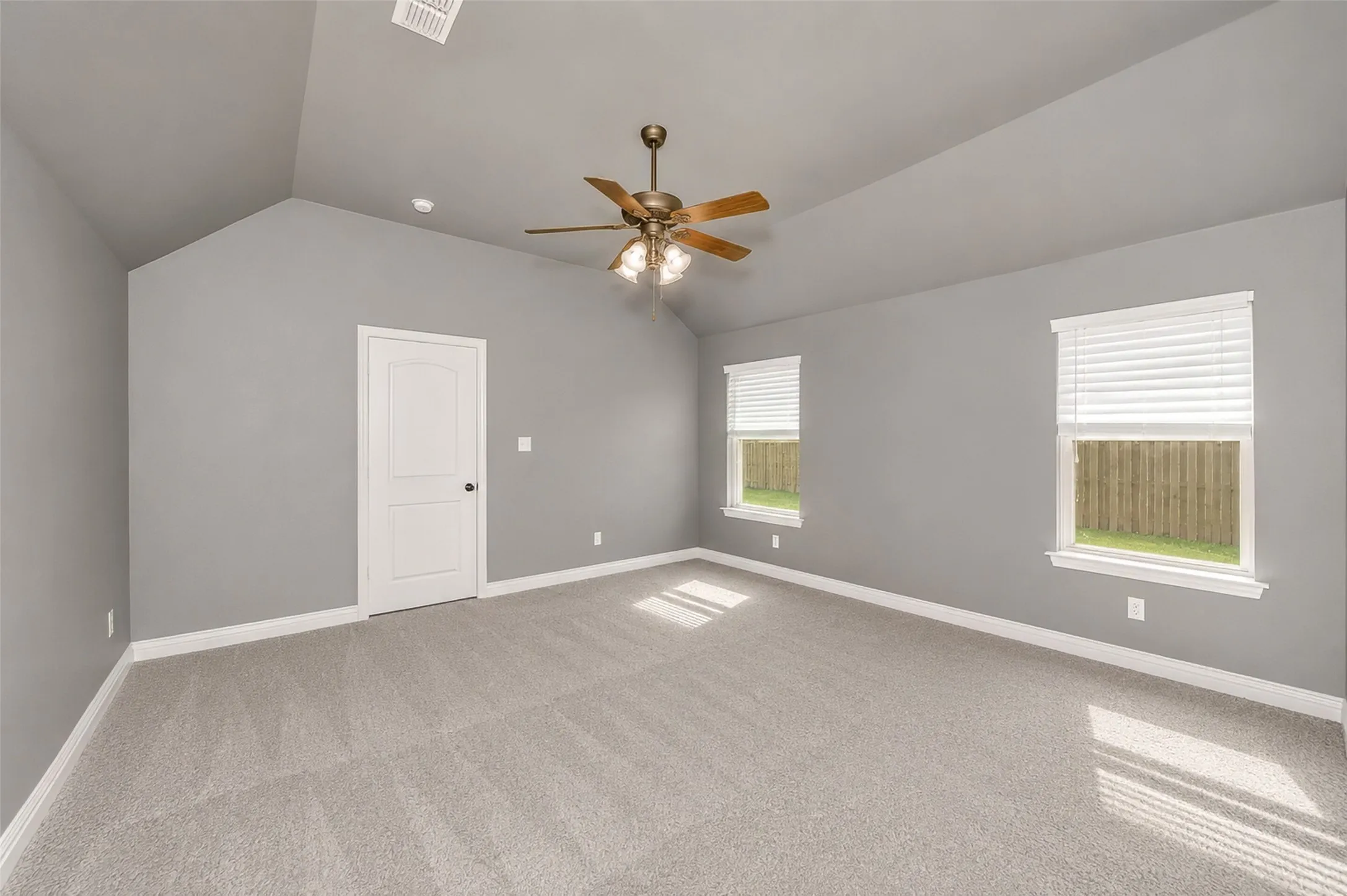 Single Family Residence For Sale in Parker County , 173 Whitetail Drive, Willow Park, Texas 76008, 4 Bedroom, 2 Bathroom, 2 Garage spaces, 2,053 Sqft, built in 2014, mls#21357682, Real Estate Agent in Willow Park, Homes For Sale in Parker county, Homes For Sale in Willow Park, Realtor in Willow Park Texas, Real Estate Brokerage Independent Realty Texas, Luminita Cordes Realtor