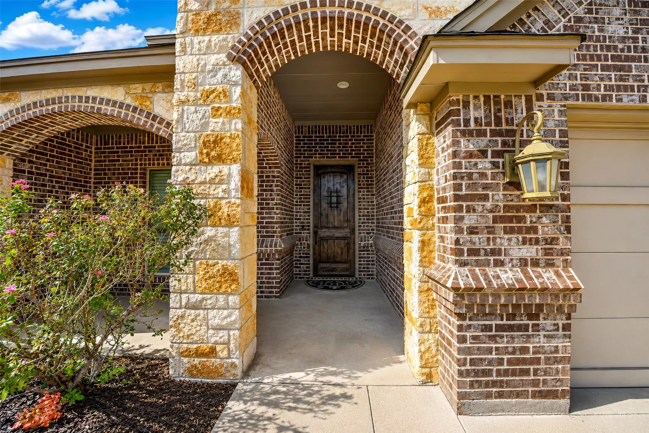 Single Family Residence For Sale in Parker County , 173 Whitetail Drive, Willow Park, Texas 76008, 4 Bedroom, 2 Bathroom, 2 Garage spaces, 2,053 Sqft, built in 2014, mls#21357682, Real Estate Agent in Willow Park, Homes For Sale in Parker county, Homes For Sale in Willow Park, Realtor in Willow Park Texas, Real Estate Brokerage Independent Realty Texas, Luminita Cordes Realtor