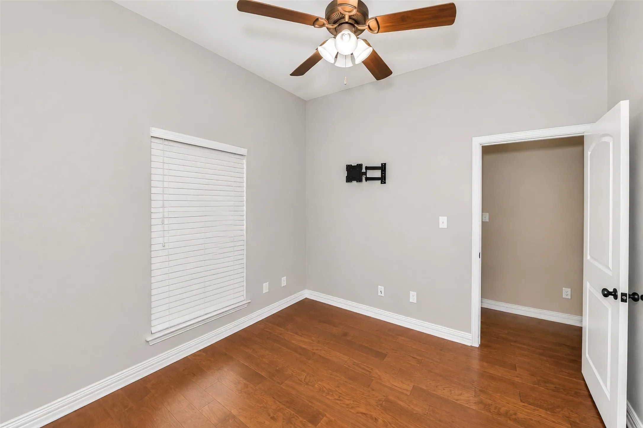 Single Family Residence For Sale in Parker County , 173 Whitetail Drive, Willow Park, Texas 76008, 4 Bedroom, 2 Bathroom, 2 Garage spaces, 2,053 Sqft, built in 2014, mls#21357682, Real Estate Agent in Willow Park, Homes For Sale in Parker county, Homes For Sale in Willow Park, Realtor in Willow Park Texas, Real Estate Brokerage Independent Realty Texas, Luminita Cordes Realtor