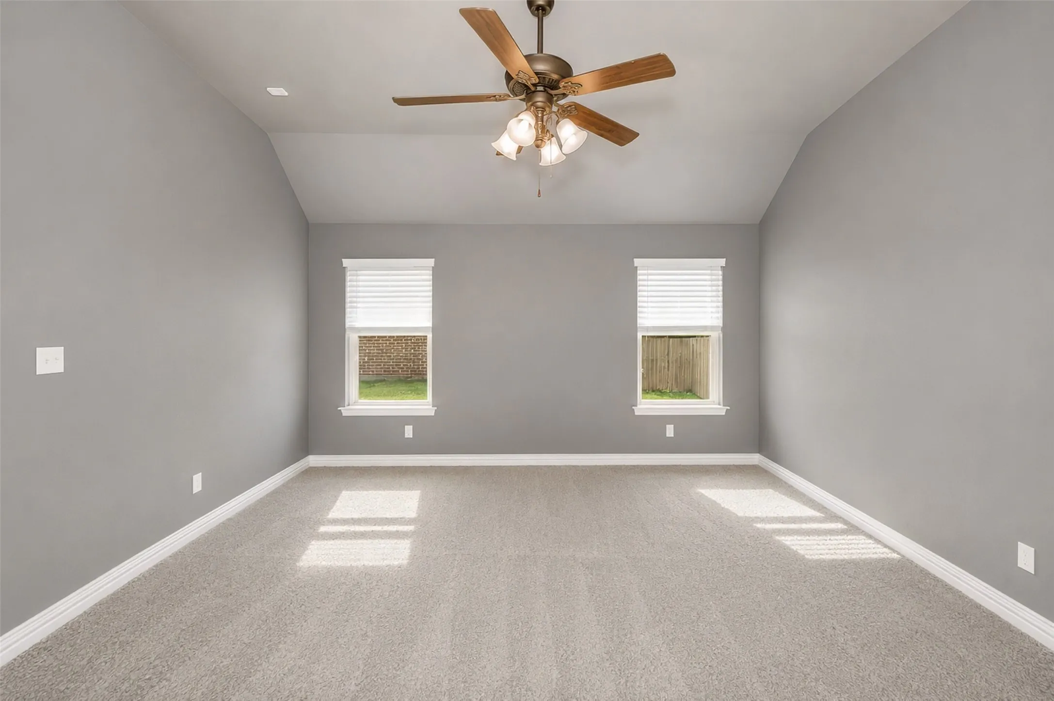 Single Family Residence For Sale in Parker County , 173 Whitetail Drive, Willow Park, Texas 76008, 4 Bedroom, 2 Bathroom, 2 Garage spaces, 2,053 Sqft, built in 2014, mls#21357682, Real Estate Agent in Willow Park, Homes For Sale in Parker county, Homes For Sale in Willow Park, Realtor in Willow Park Texas, Real Estate Brokerage Independent Realty Texas, Luminita Cordes Realtor