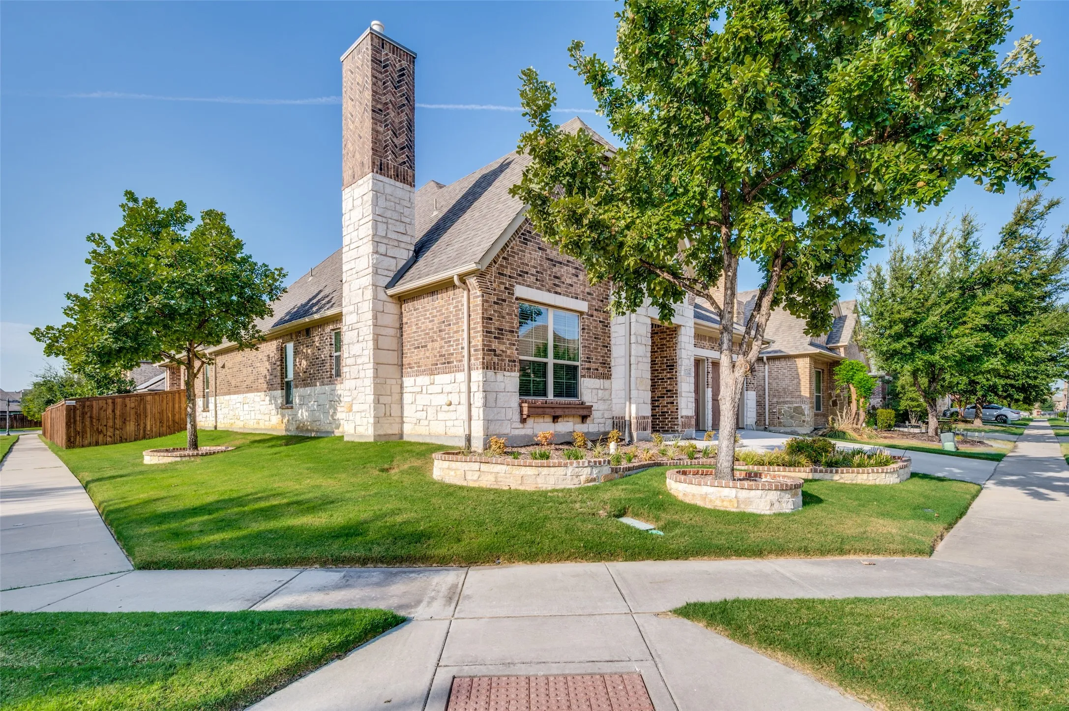 Single Family Residence For Sale in Denton County , 3732 Bristol, The Colony, Texas 75056, 3 Bedroom, 2 Bathroom, 3 Garage spaces, 2,339 Sqft, built in 2017, mls#21368013, Real Estate Agent in The Colony, Homes For Sale in Denton county, Homes For Sale in The Colony, Realtor in The Colony Texas, Real Estate Brokerage Independent Realty Texas, Luminita Cordes Realtor